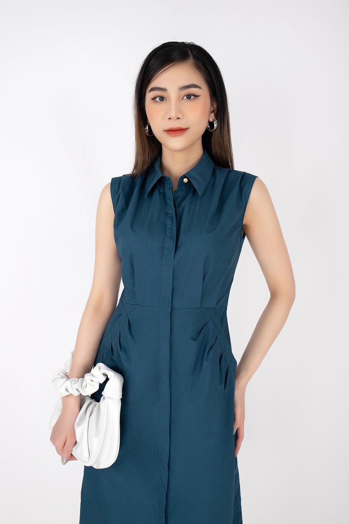 FDC33361 - Đầm công sở vải thô dáng A cổ đức cầu vai và túi xếp mí trang trí - PANTIO