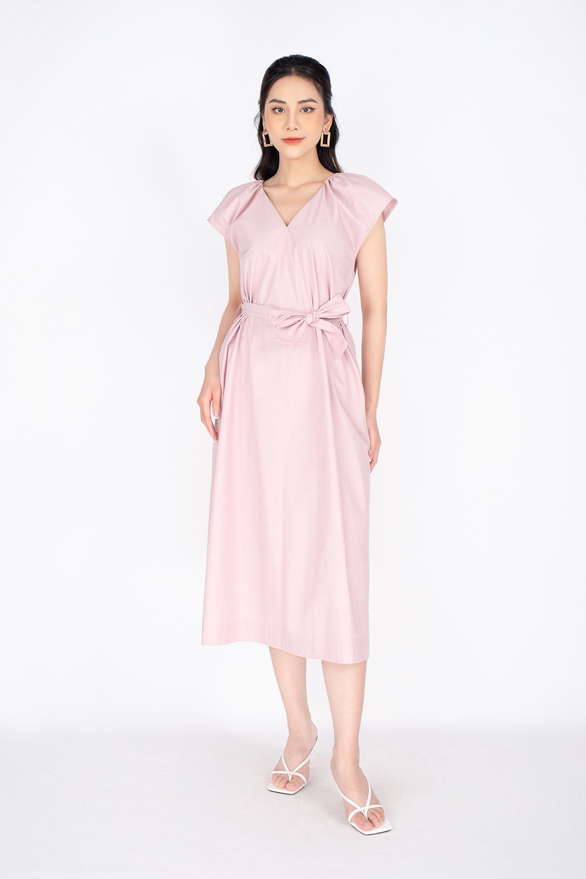 FDC33393 - Đầm công sở vải thô dáng suông cổ V nhún vai kèm đai cùng vải - PANTIO