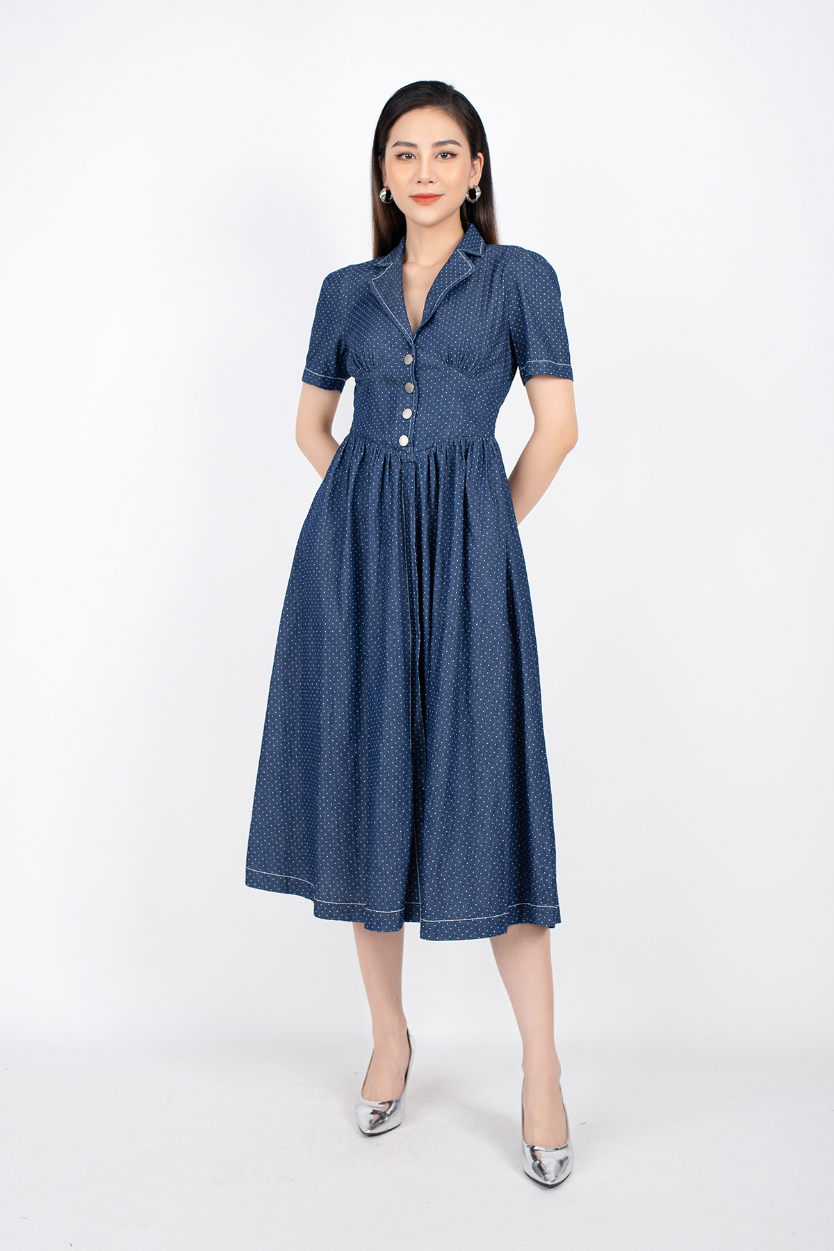 FDC33425 - tỷ lệ kèo 8899 vải denim dáng xòe eo can đính khuy bấm thân sau xẻ V - tỷ lệ kèo 8899