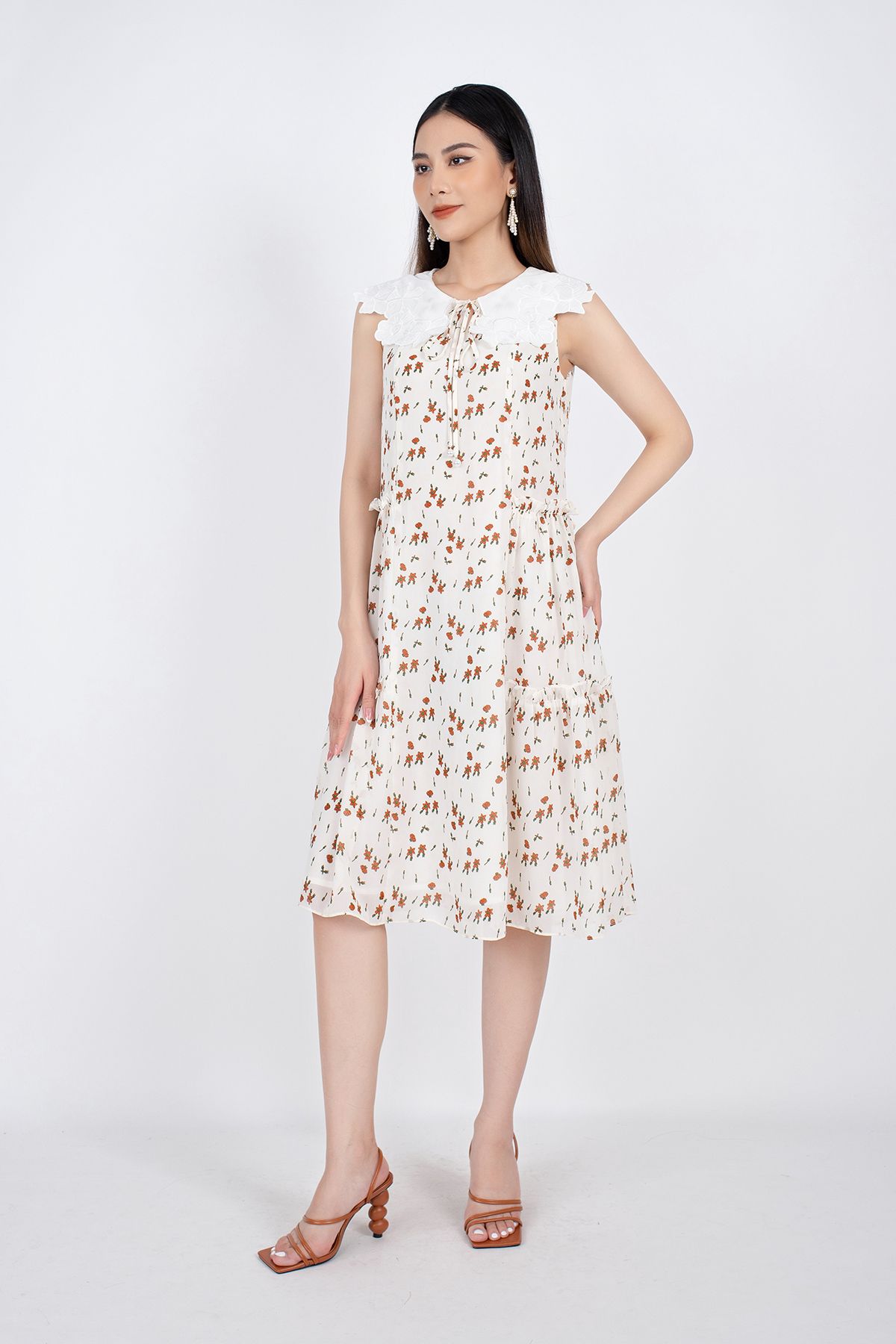 FDC33459 - Đầm công sở vải chiffon dáng suông xếp nhún bên hông cổ pha bèo thêu ren - PANTIO