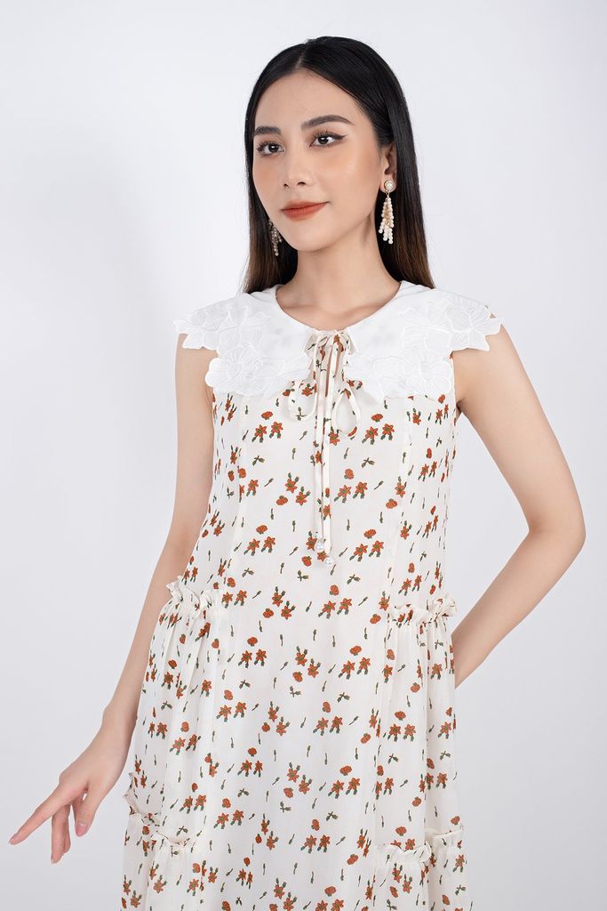 FDC33459 - Đầm công sở vải chiffon dáng suông xếp nhún bên hông cổ pha bèo thêu ren - PANTIO