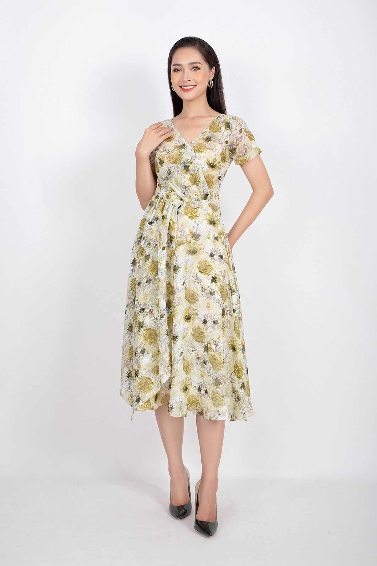 FDC33481 - Đầm công sở vải voan dáng Xoè cổ V chồng vạt xếp nhún - PANTIO