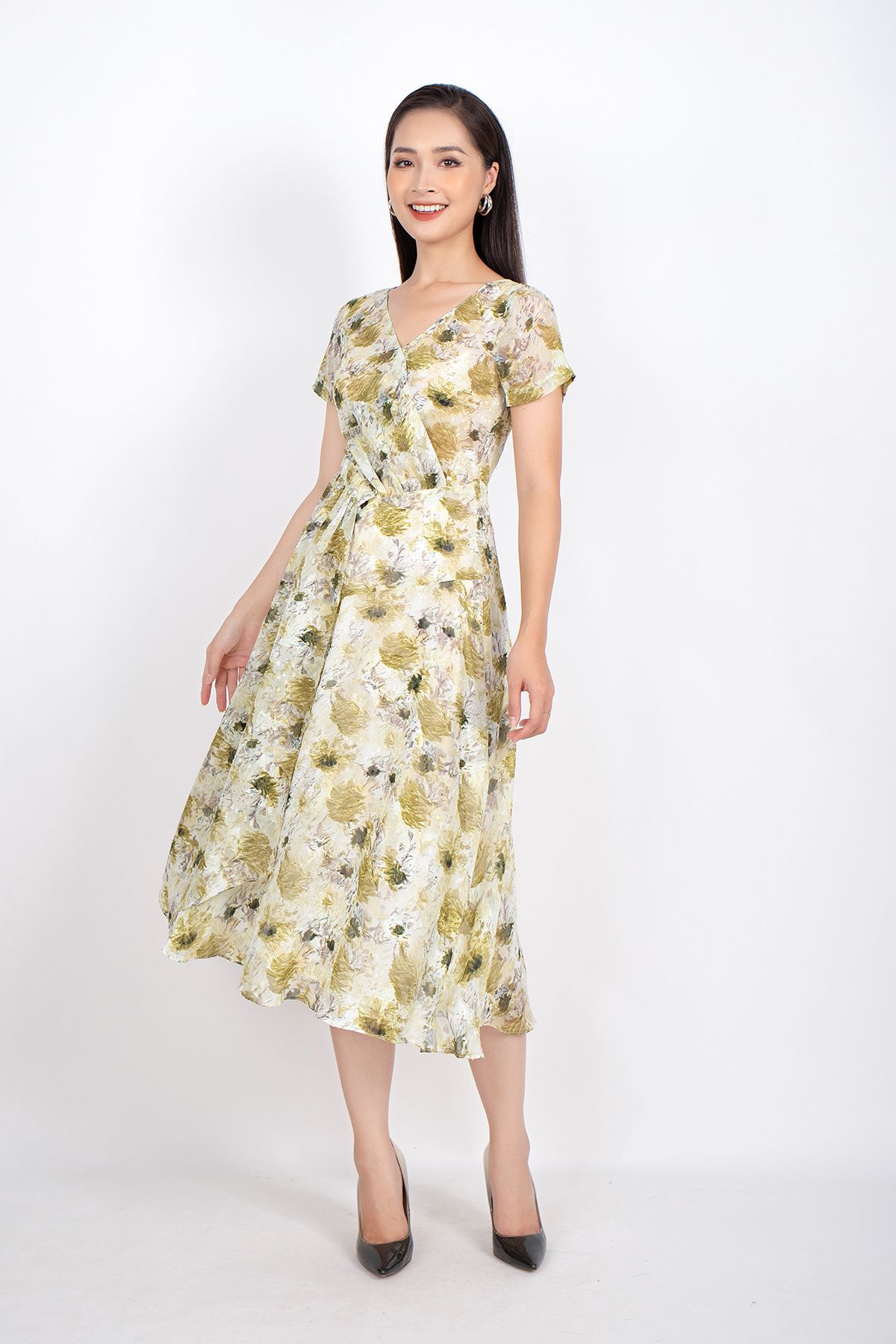 FDC33481 - Đầm công sở vải voan dáng Xoè cổ V chồng vạt xếp nhún - PANTIO