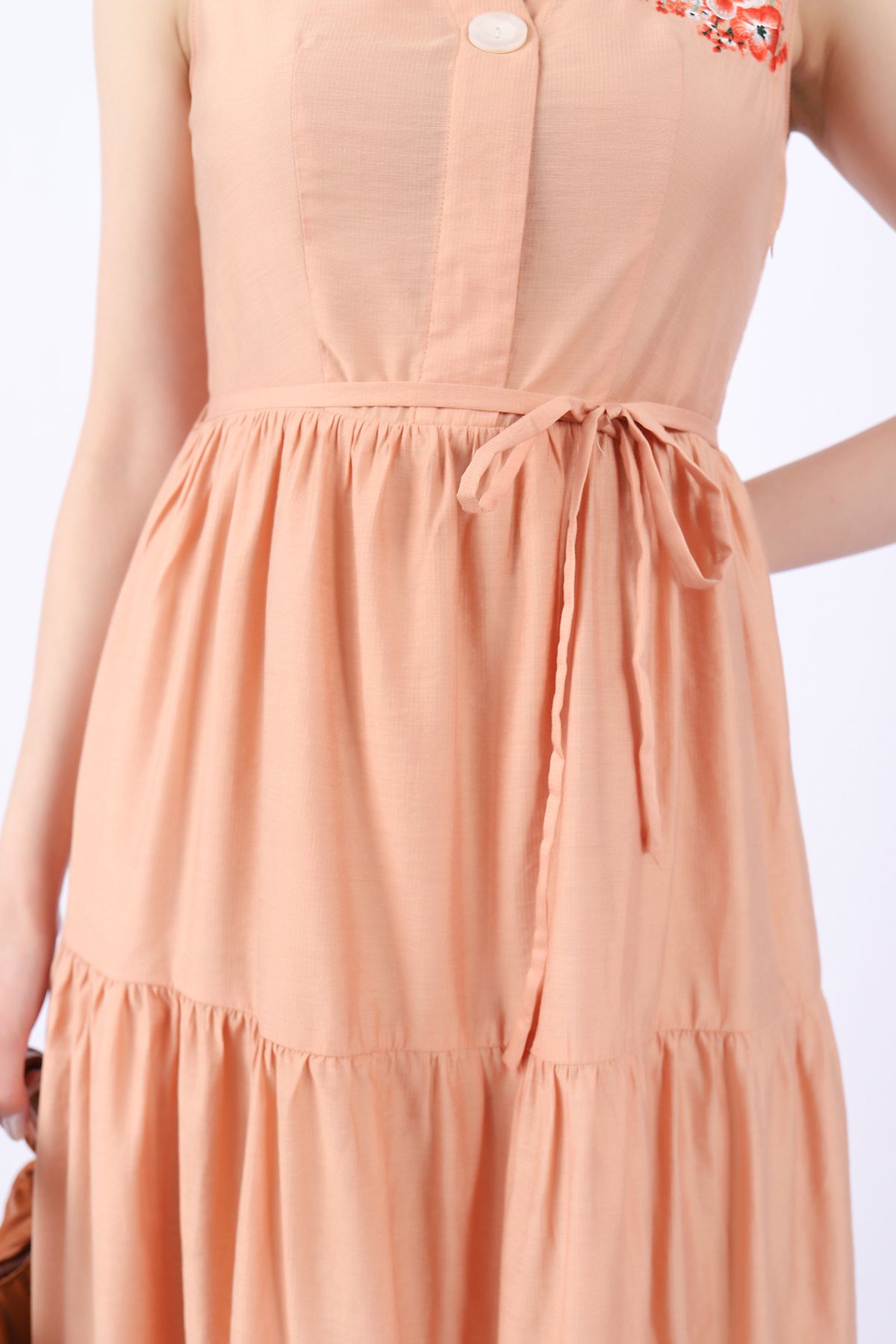 FDC33649 - Đầm công sở vải thô dáng Xoè cổ đức thân phối hình thêu trang trí kèm dây đai tạo kiểu - PANTIO