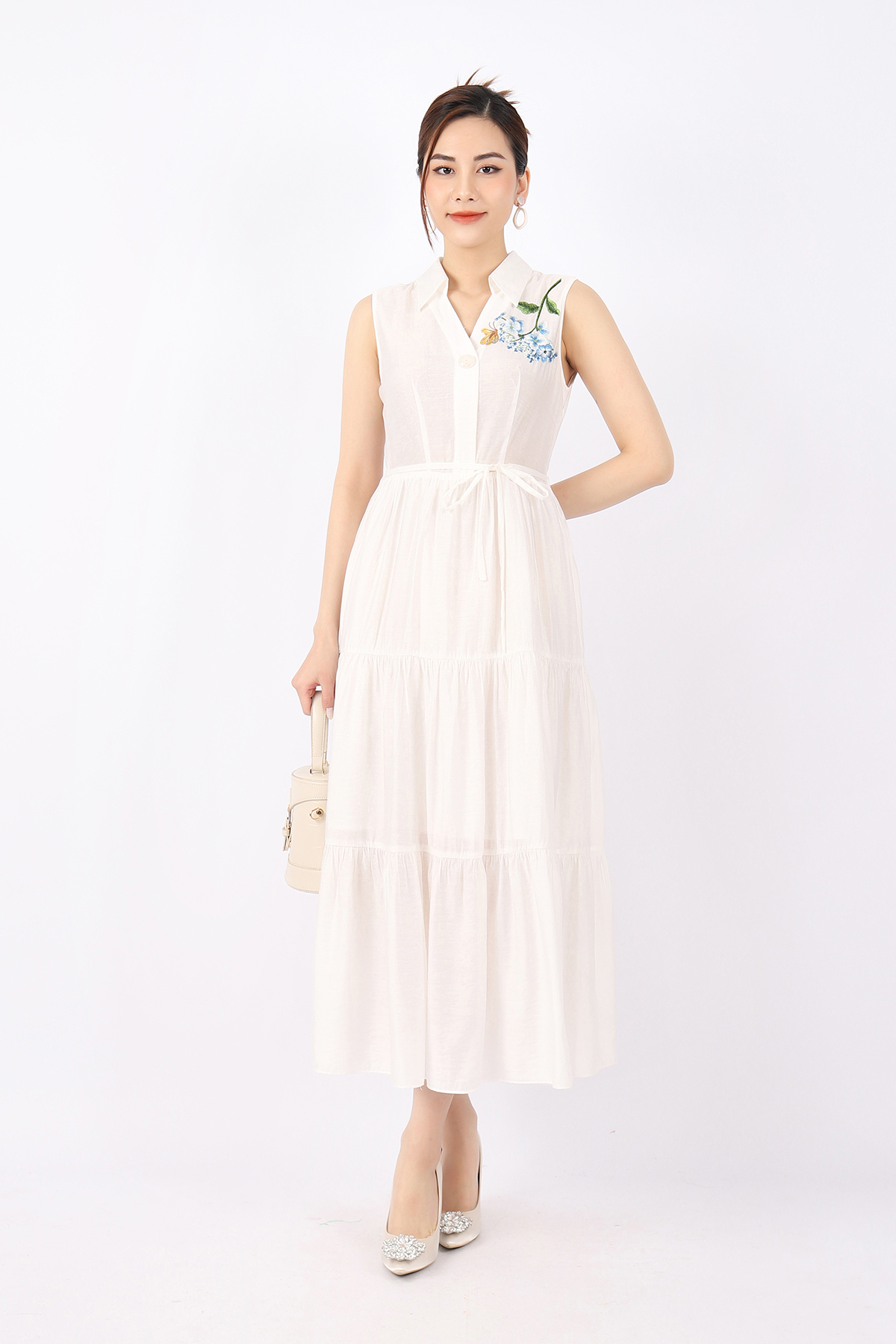 FDC33649 - Đầm công sở vải thô dáng Xoè cổ đức thân phối hình thêu trang trí kèm dây đai tạo kiểu - PANTIO