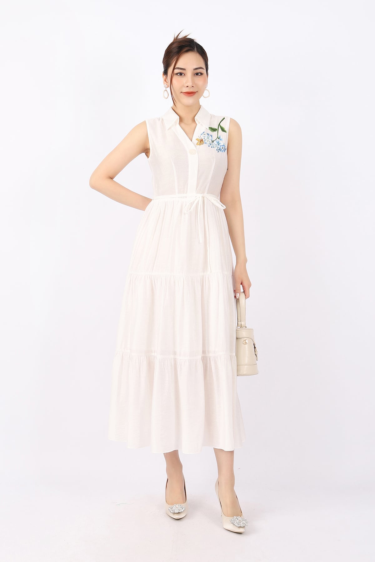 FDC33649 - Đầm công sở vải thô dáng Xoè cổ đức thân phối hình thêu trang trí kèm dây đai tạo kiểu - PANTIO
