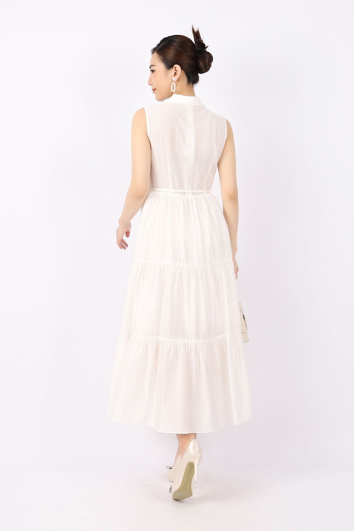 FDC33649 - Đầm công sở vải thô dáng Xoè cổ đức thân phối hình thêu trang trí kèm dây đai tạo kiểu - PANTIO