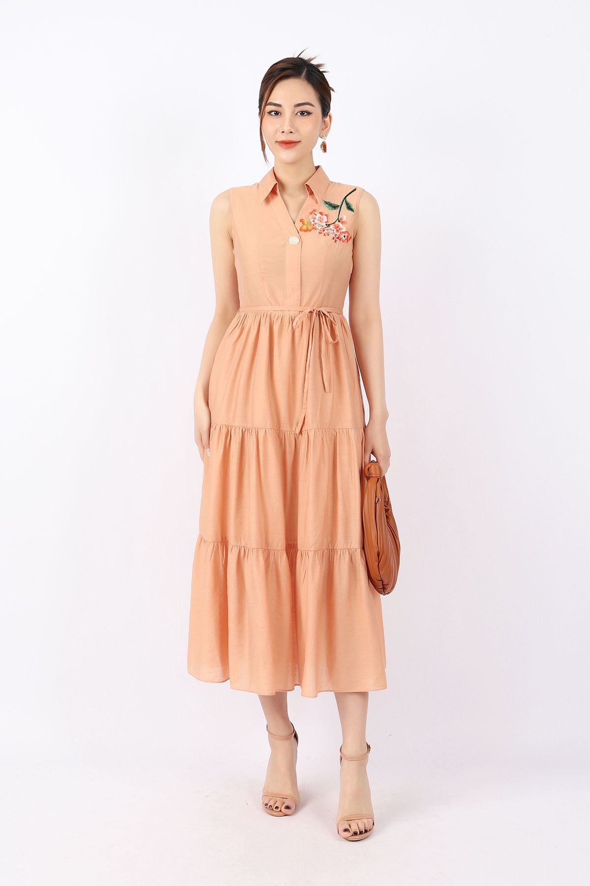 FDC33649 - Đầm công sở vải thô dáng Xoè cổ đức thân phối hình thêu trang trí kèm dây đai tạo kiểu - PANTIO