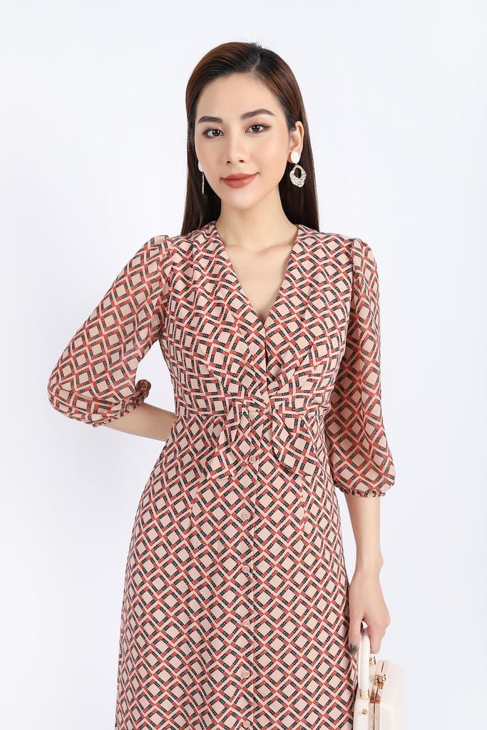 FDC33704 - Đầm công sở vải chiffon dáng A cổ V tay lỡ bồng nhẹ ngực tạo kiểu khóa thân sau - PANTIO