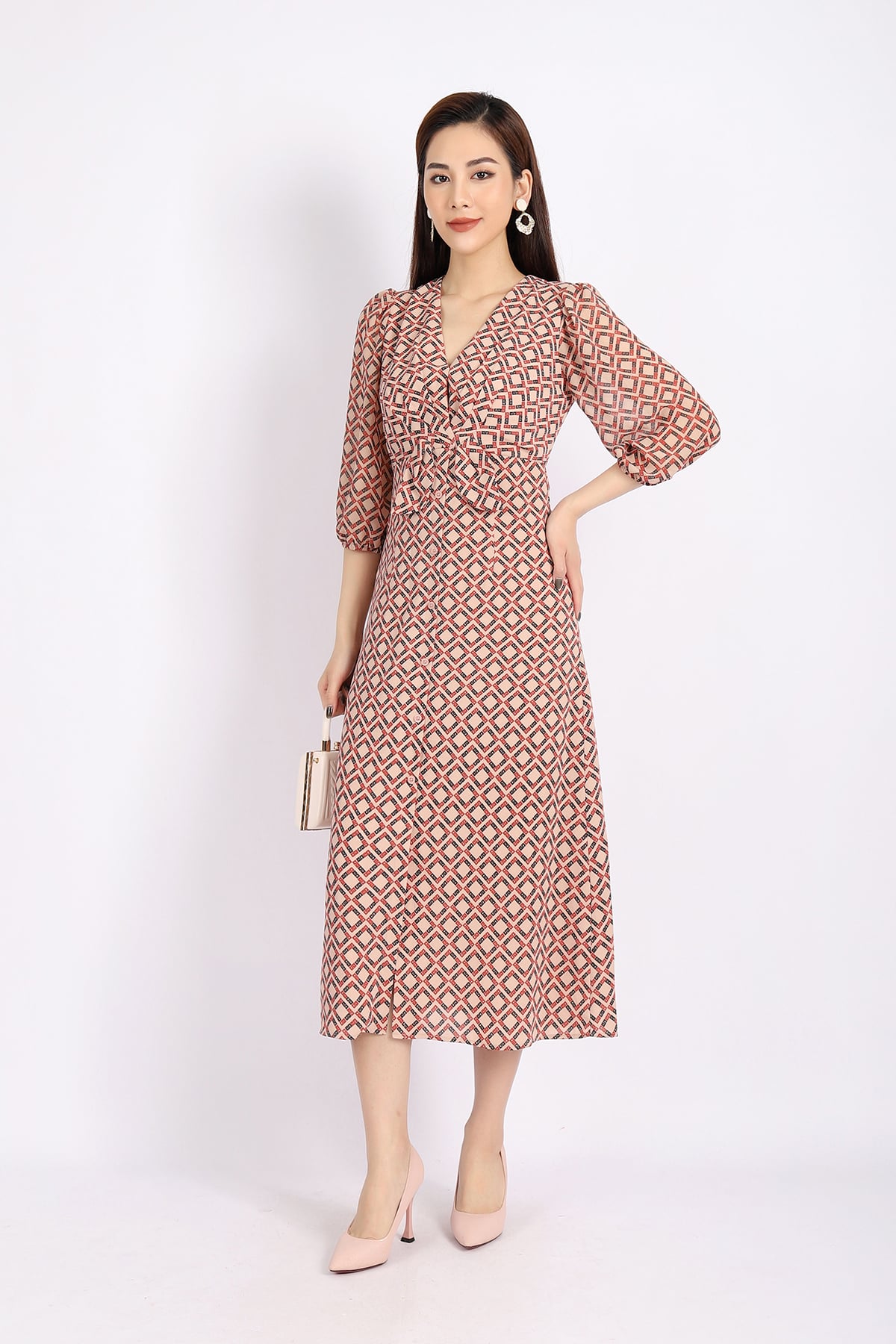 FDC33704 - Đầm công sở vải chiffon dáng A cổ V tay lỡ bồng nhẹ ngực tạo kiểu khóa thân sau - PANTIO