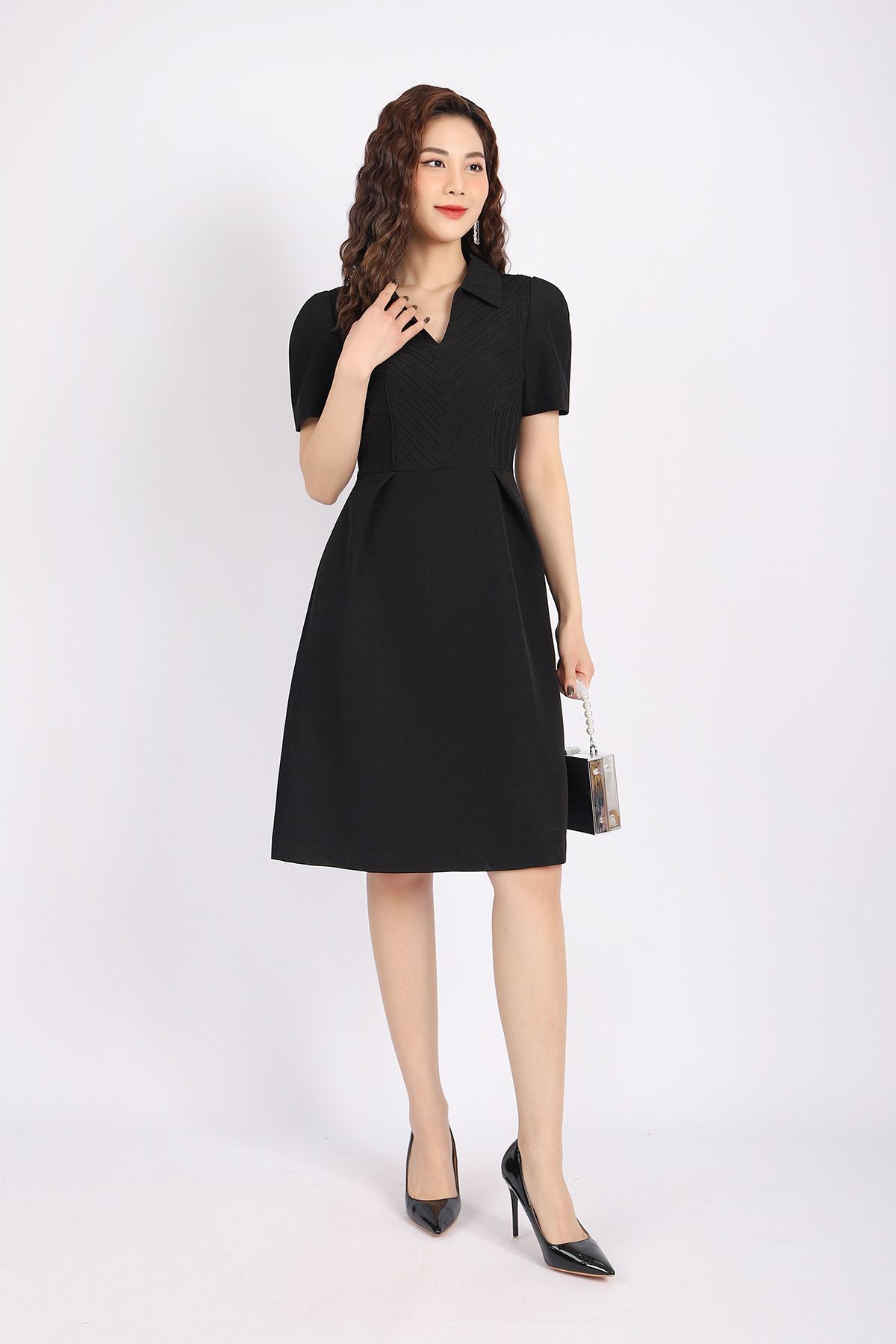 FDC33709 - Đầm công sở vải thô dáng Xoè cổ đức xẻ V tay bồng nhẹ thân phối mí trang trí khóa thân sau - PANTIO