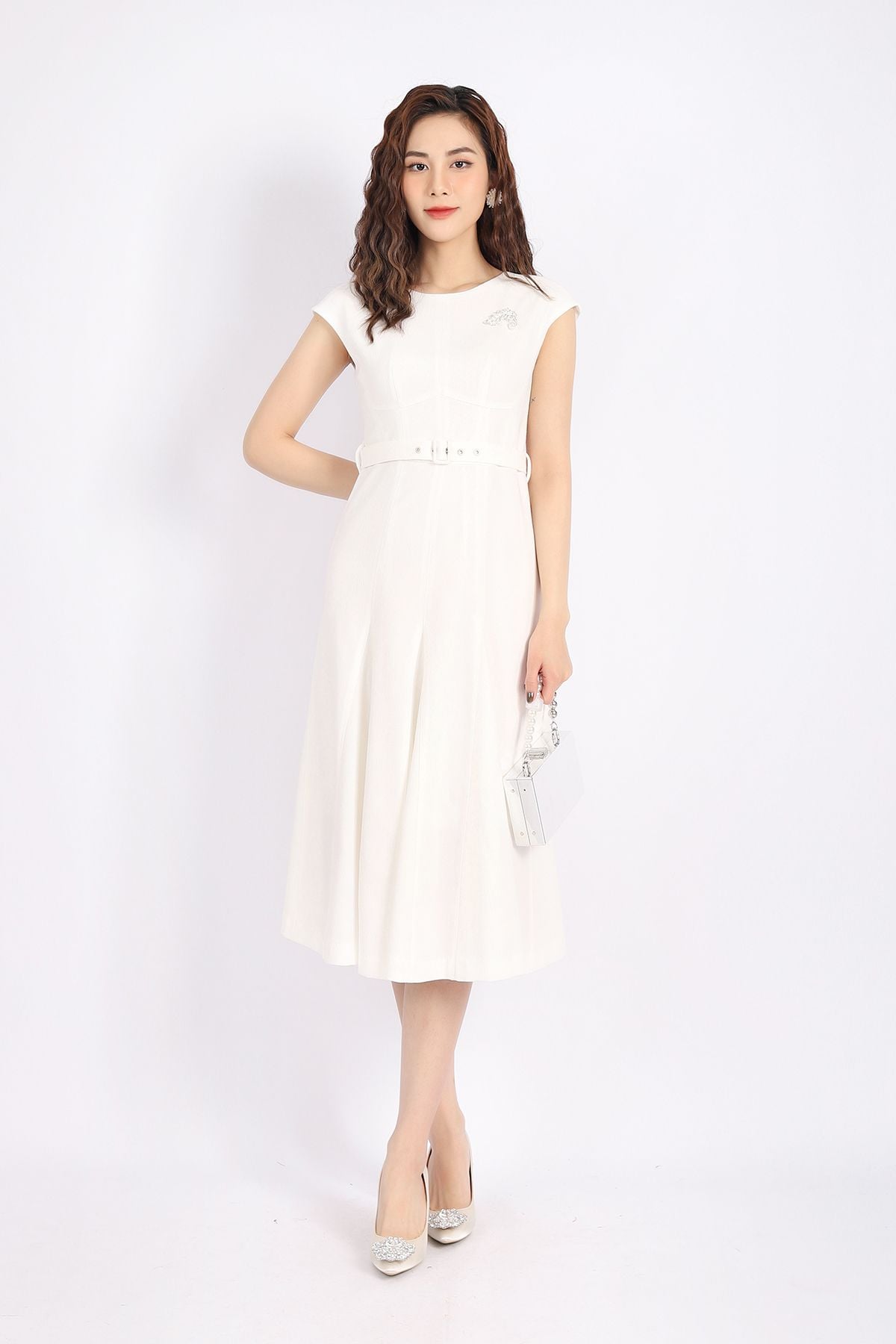 FDC33723 - Đầm công sở vải phi cát dáng Xoè cổ tròn vai chờm kèm cài áo và đai lưng tạo kiểu khóa thân sau - PANTIO