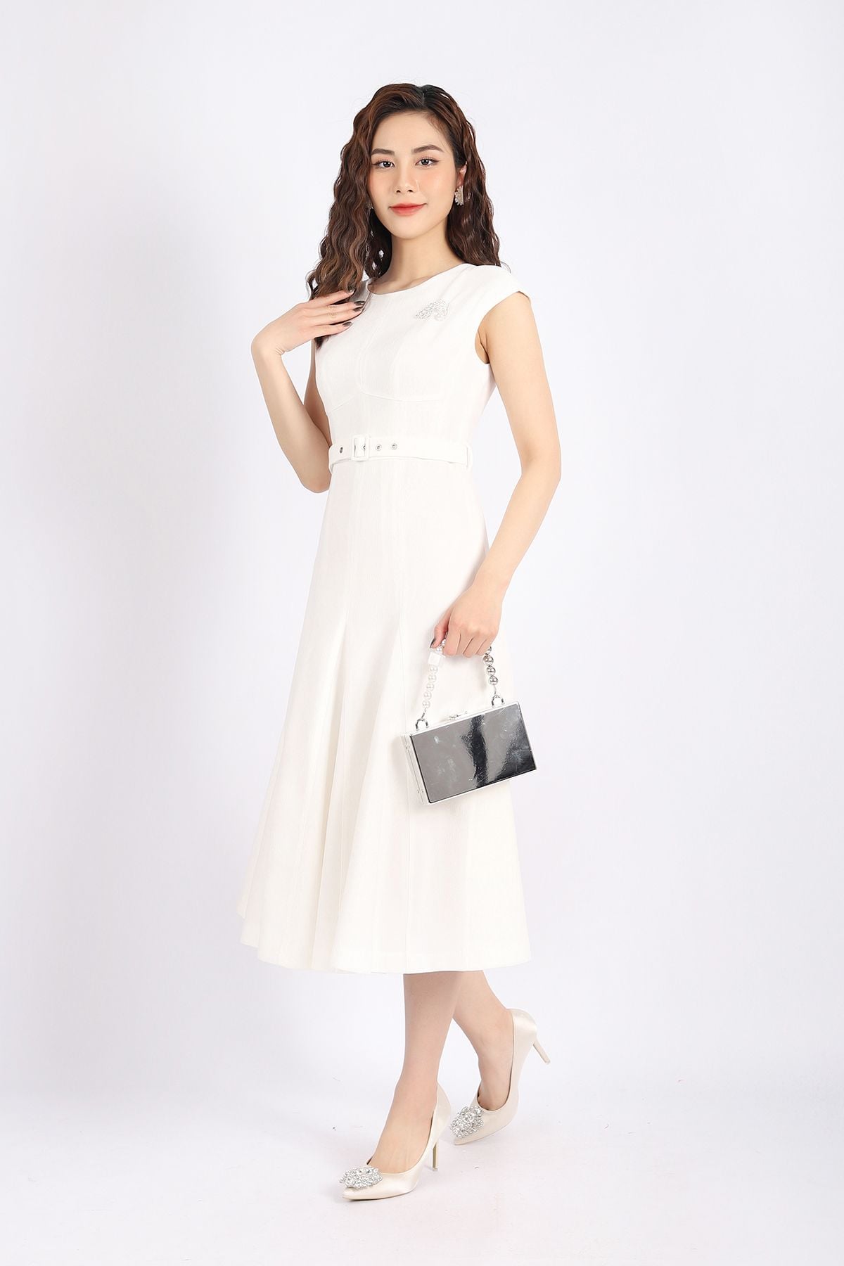 FDC33723 - Đầm công sở vải phi cát dáng Xoè cổ tròn vai chờm kèm cài áo và đai lưng tạo kiểu khóa thân sau - PANTIO