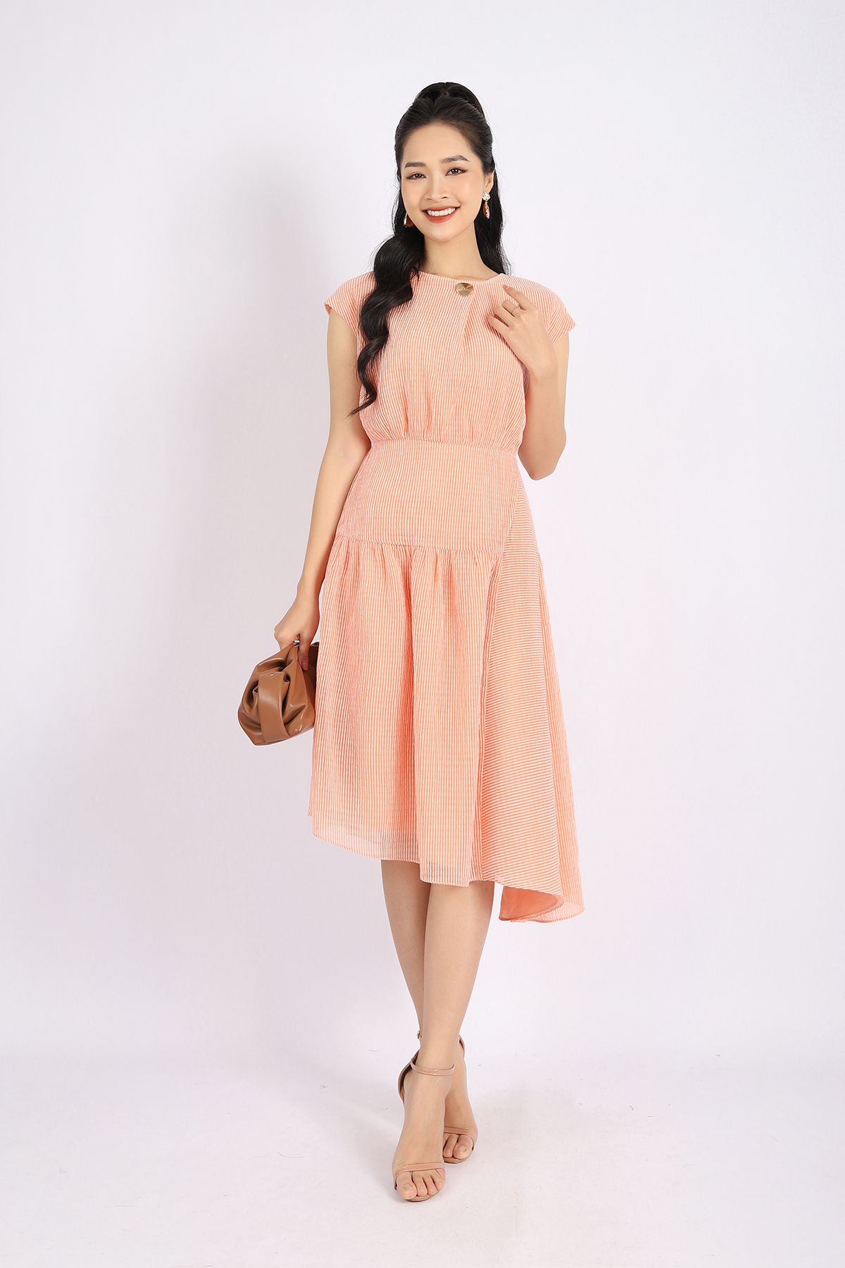 FDC33735 - Đầm công sở vải tơ dáng Xoè cổ tròn phối khuy tay liền vai chờm eo nối tạo kiểu - PANTIO