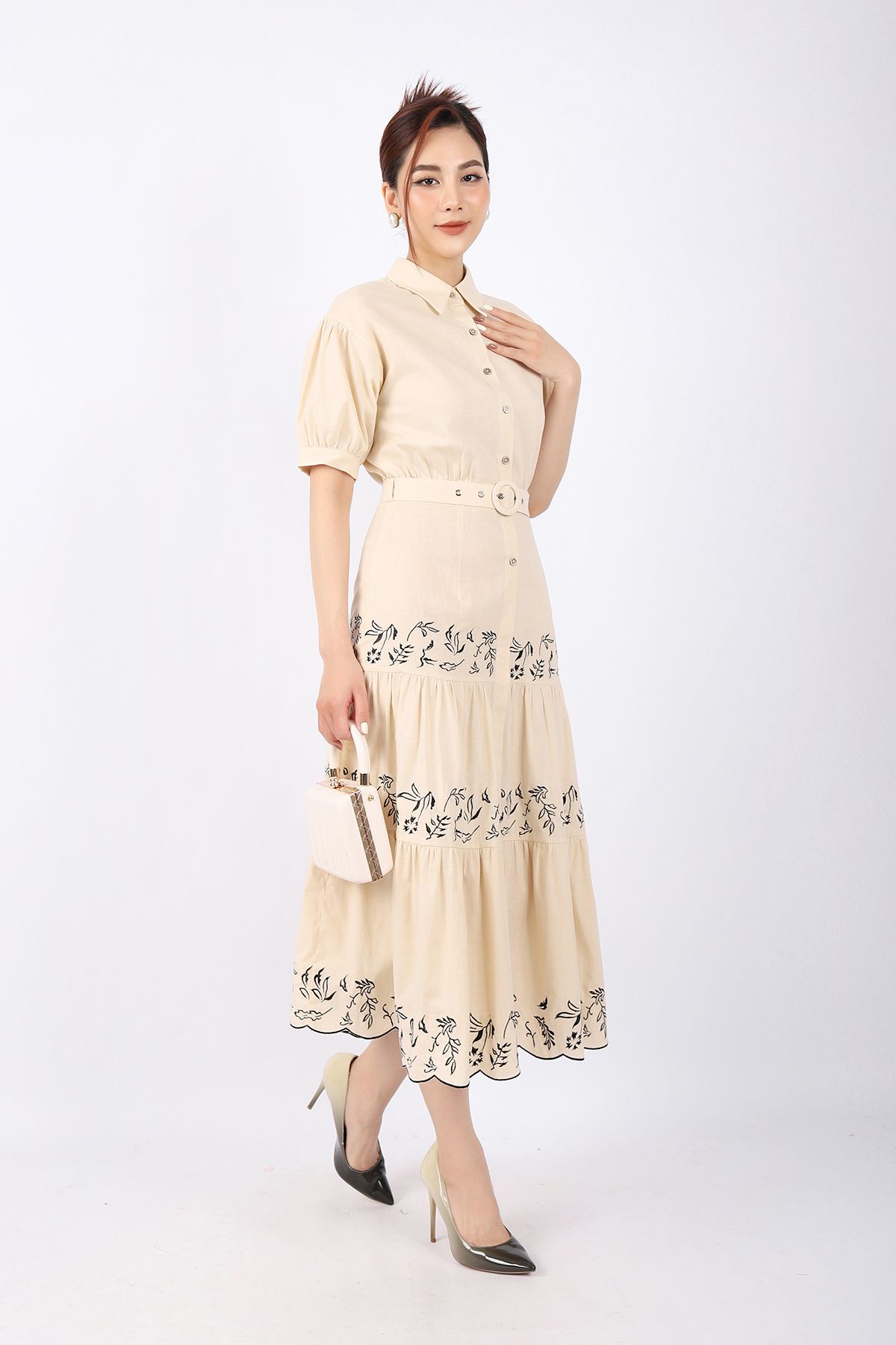 FDC33738 - Đầm công sở vải linen dáng Xoè chân xếp nhún tầng phối họa tiết thêu cổ đức vai chờm cài cúc kèm đai tạo kiểu - PANTIO