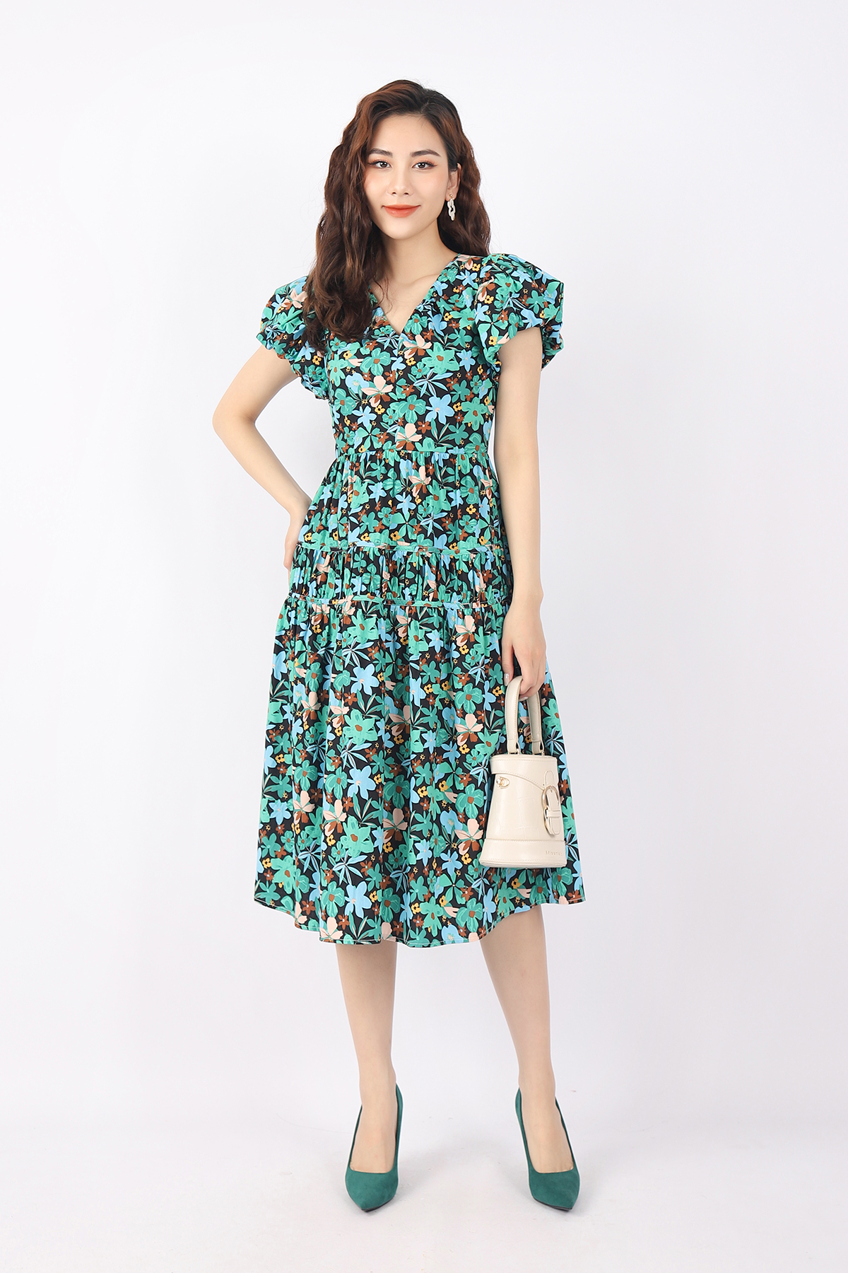 FDC33753 - Đầm công sở vải thô dáng Xoè cổ V tay bồng thân xếp tầng khóa thân sau - PANTIO