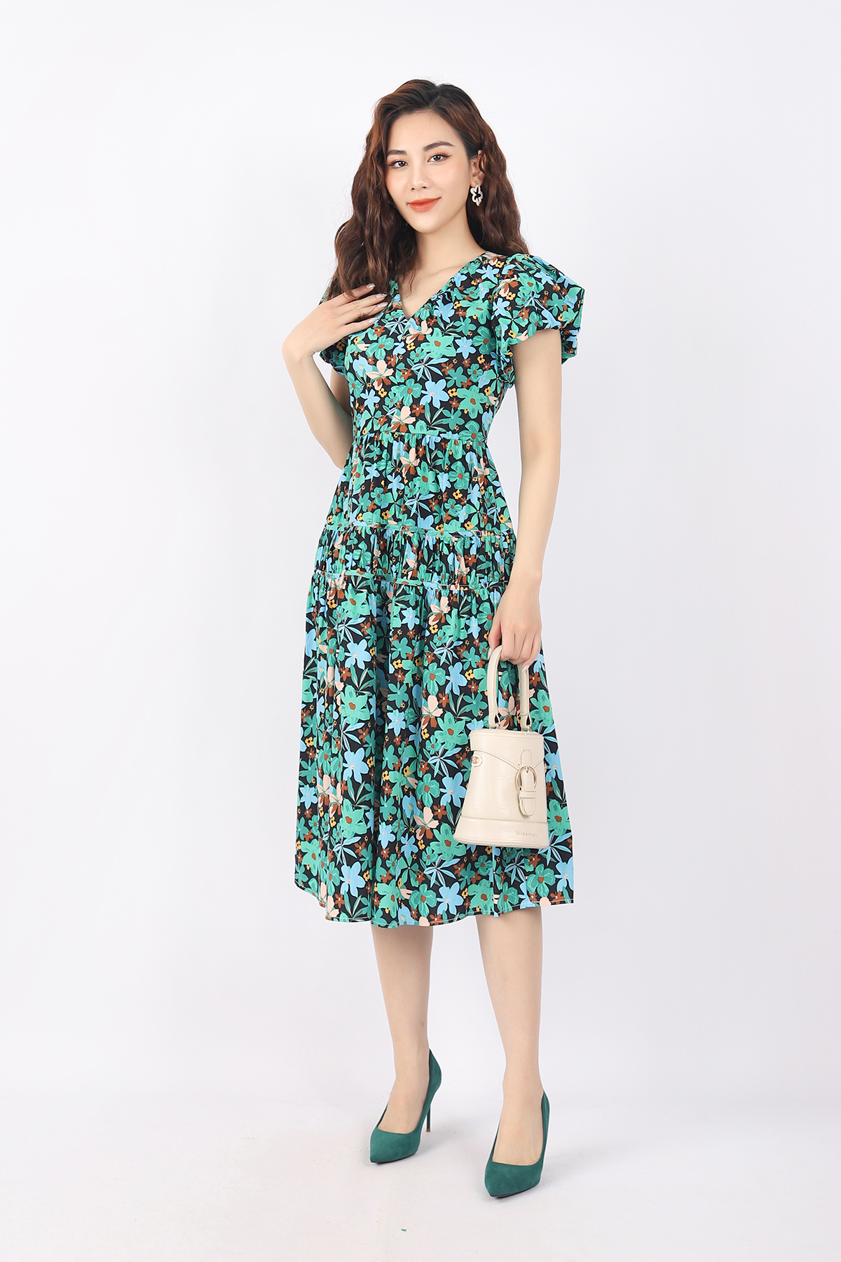 FDC33753 - Đầm công sở vải thô dáng Xoè cổ V tay bồng thân xếp tầng khóa thân sau - PANTIO