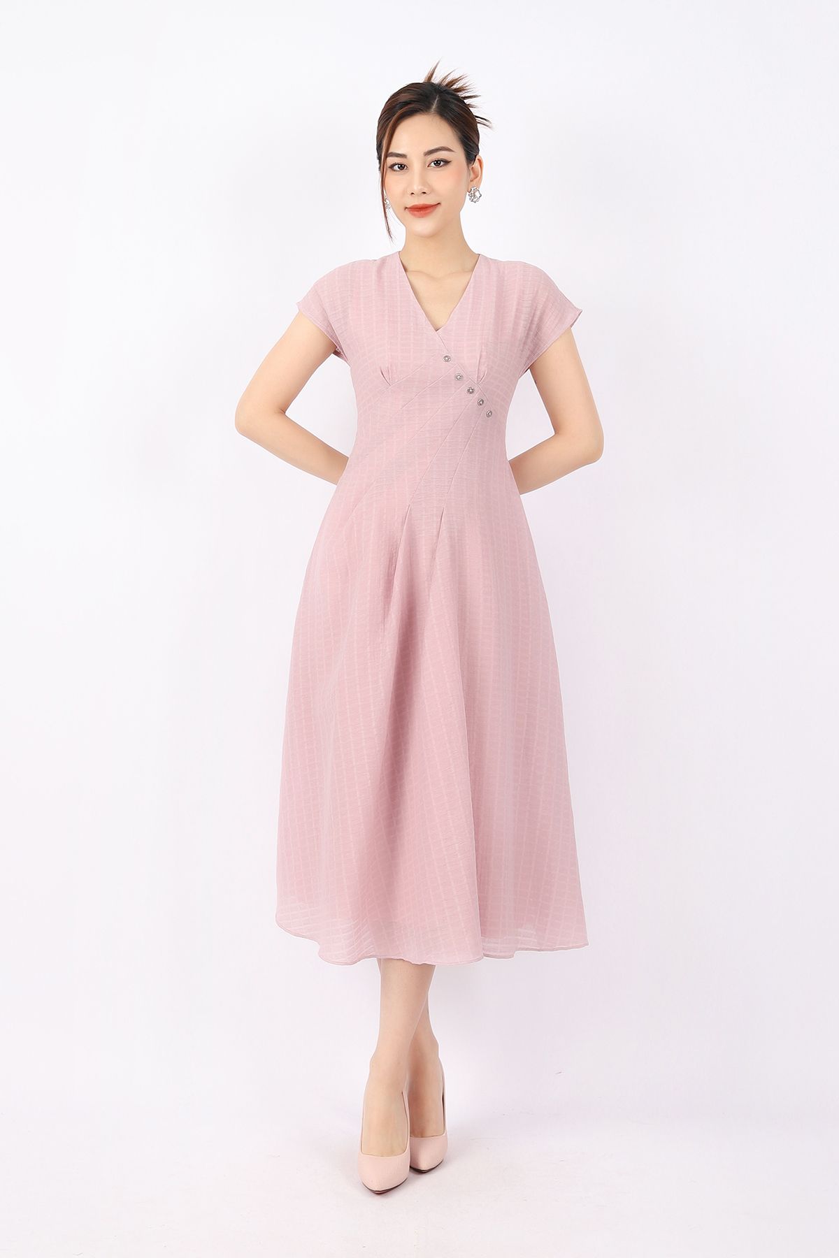 FDC33817 - Đầm công sở vải tơ dáng A Xoè nhẹ cổ V vai chờm thân ngực đính cúc xếp mí tạo kiểu khóa thân sau - PANTIO