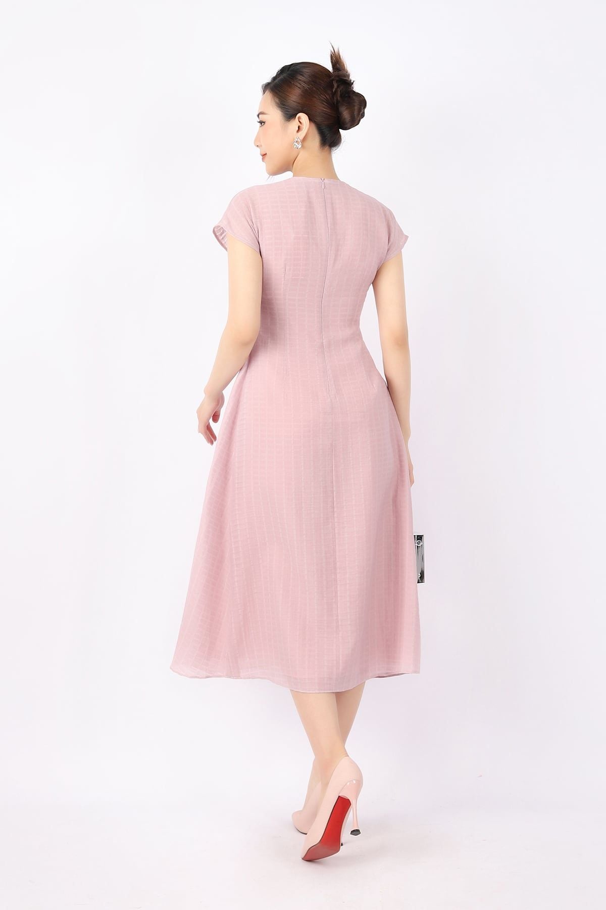 FDC33817 - Đầm công sở vải tơ dáng A Xoè nhẹ cổ V vai chờm thân ngực đính cúc xếp mí tạo kiểu khóa thân sau - PANTIO