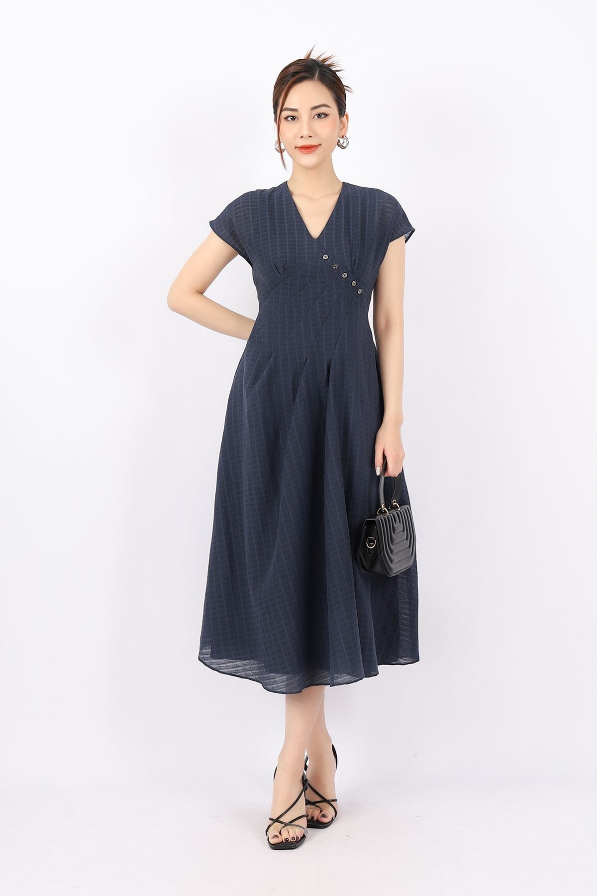 FDC33817 - Đầm công sở vải tơ dáng A Xoè nhẹ cổ V vai chờm thân ngực đính cúc xếp mí tạo kiểu khóa thân sau - PANTIO