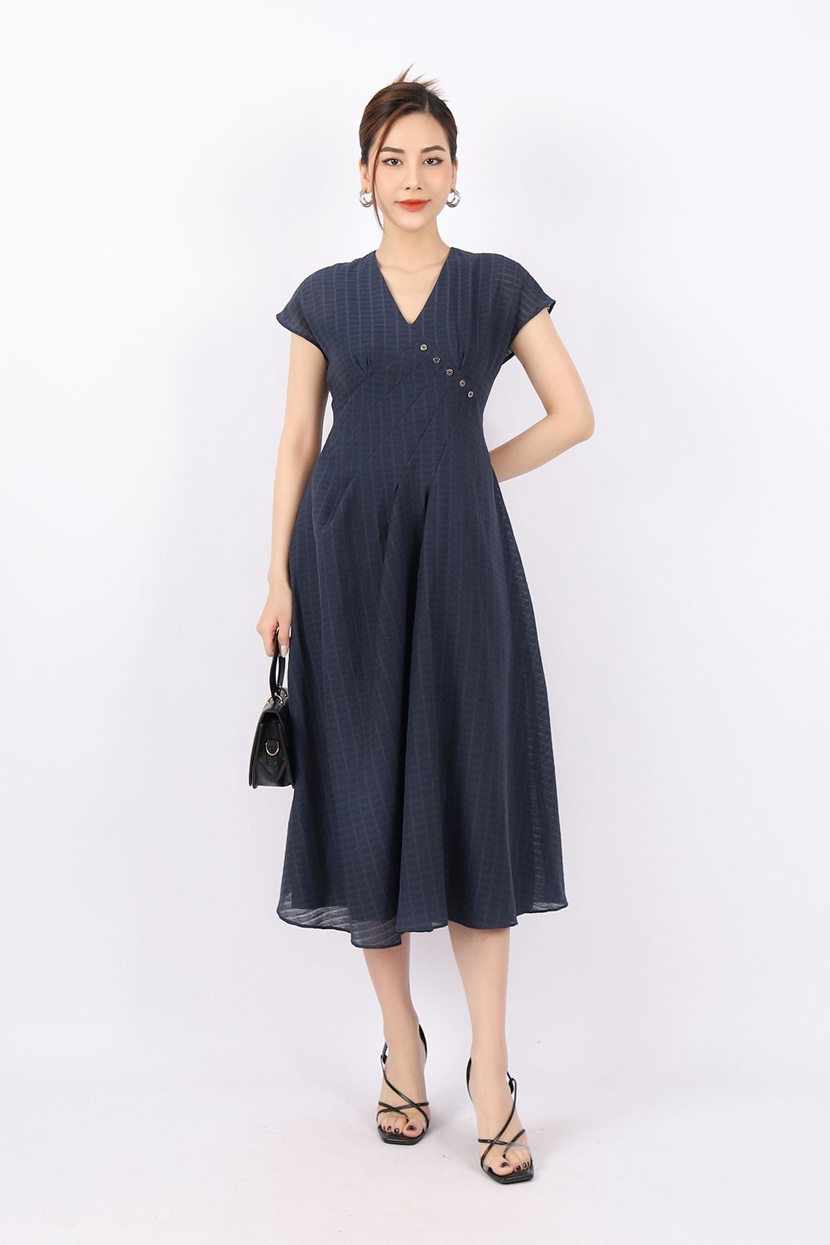 FDC33817 - Đầm công sở vải tơ dáng A Xoè nhẹ cổ V vai chờm thân ngực đính cúc xếp mí tạo kiểu khóa thân sau - PANTIO