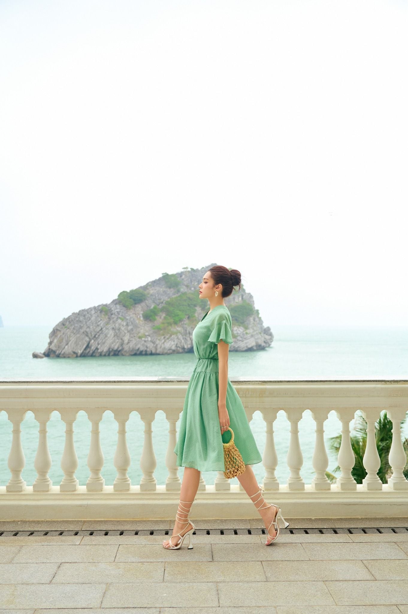 FDC33836 - Đầm công sở vải tơ dáng Xoè cổ V vai chờm tay phối bèo kèm dây tết tạo kiểu - PANTIO