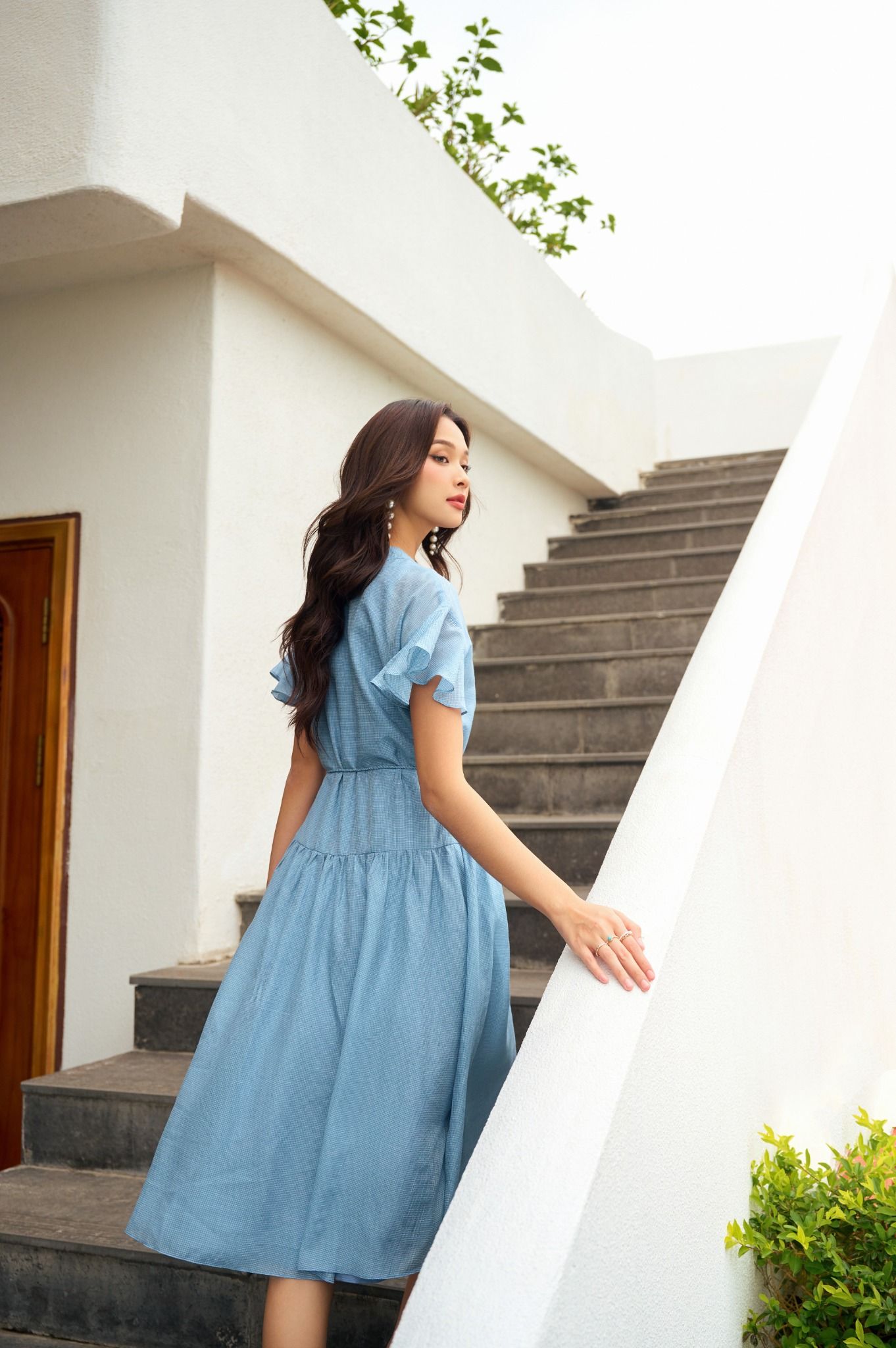 FDC33836 - Đầm công sở vải tơ dáng Xoè cổ V vai chờm tay phối bèo kèm dây tết tạo kiểu - PANTIO