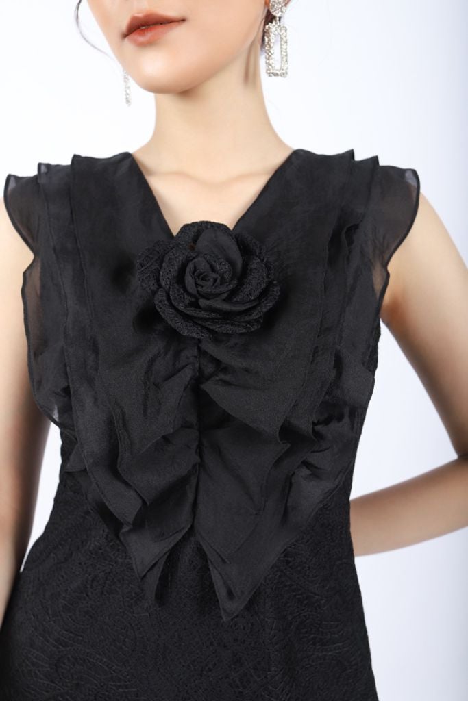 FDC33839 - Đầm công sở vải ren lưới dáng A cổ phối vải lụa đổ bèo kèm hoa cài áo trang trí khóa thân sau - PANTIO