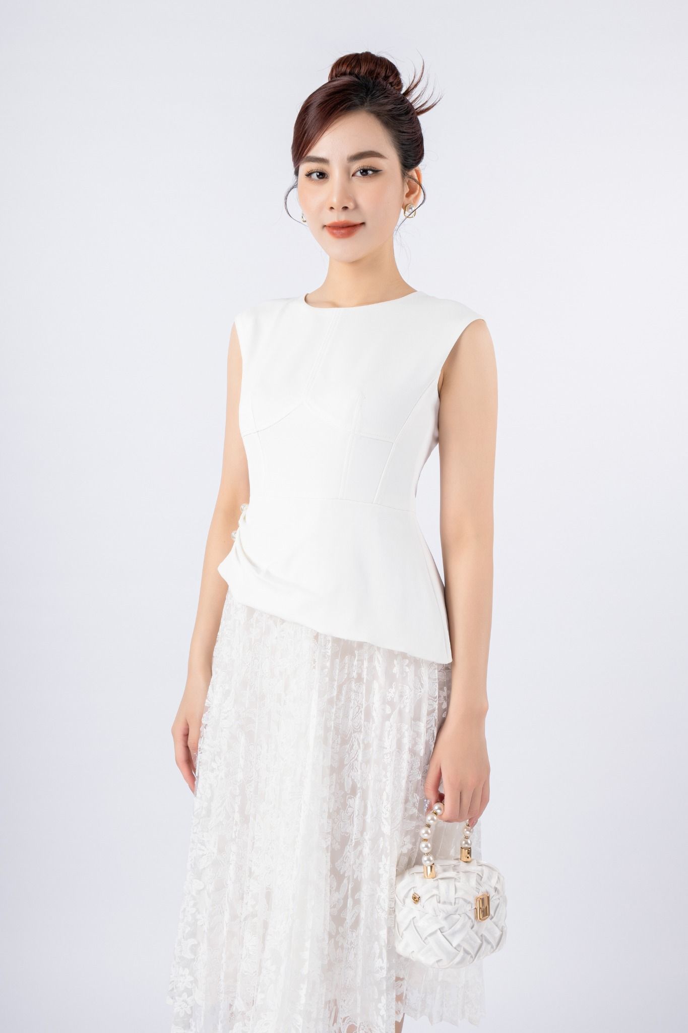 FDC33850 - Đầm công sở vải tuytsi dáng Xoè có lót vải habutai cổ tròn vai chờm eo nhún đính ngọc trai thân phối vải ren tạo kiểu khóa thân sau - PANTIO