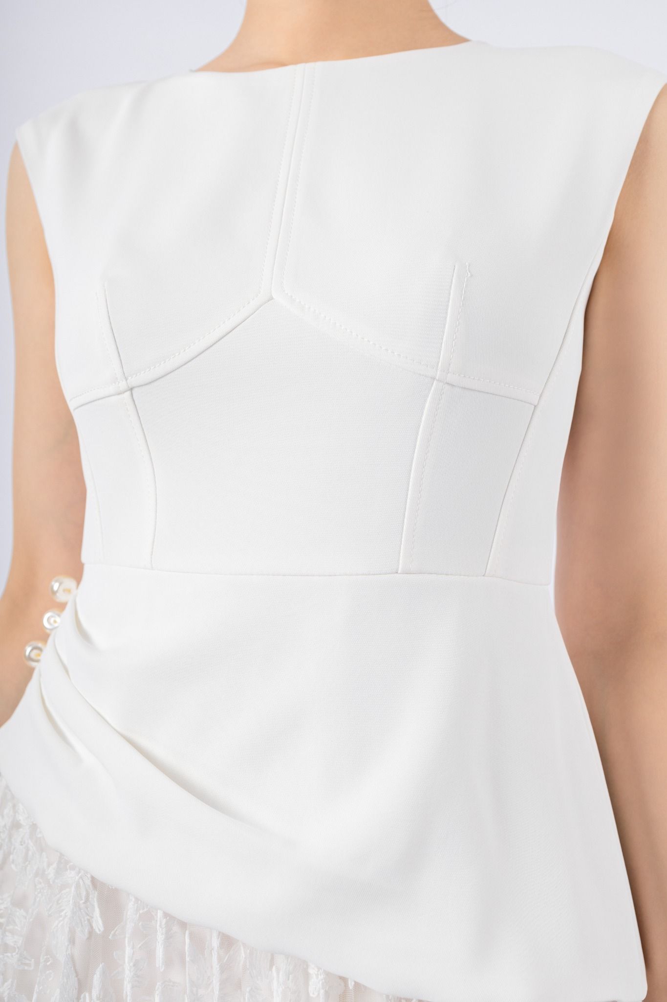 FDC33850 - Đầm công sở vải tuytsi dáng Xoè có lót vải habutai cổ tròn vai chờm eo nhún đính ngọc trai thân phối vải ren tạo kiểu khóa thân sau - PANTIO