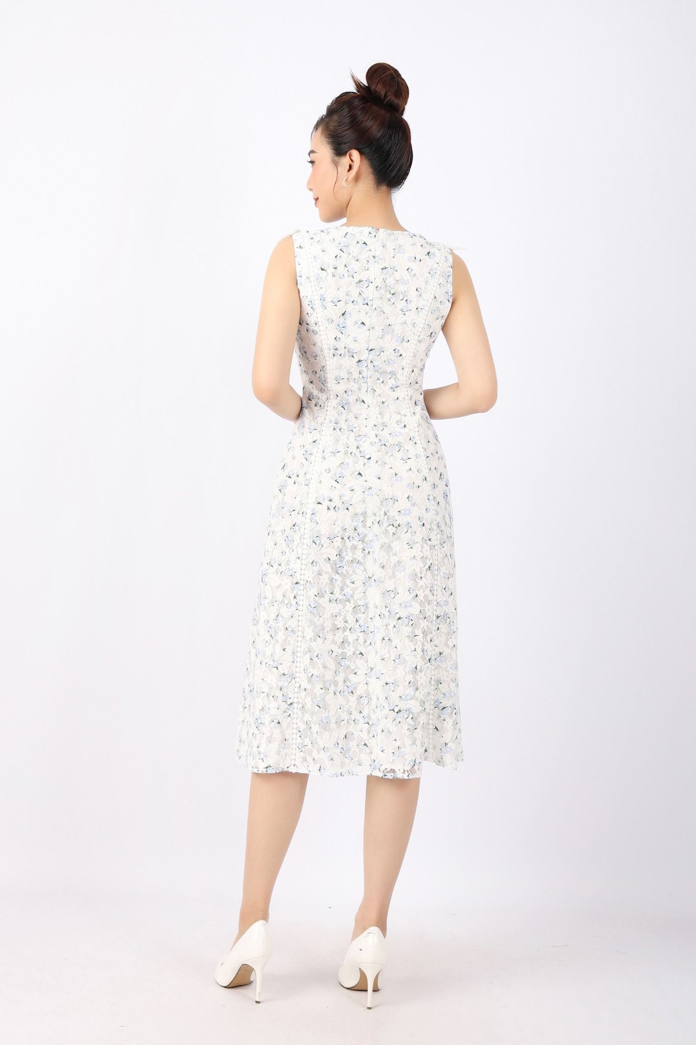 FDC33879 - Đầm công sở vải ren dáng Xoè cổ V phối ren mảng tạo kiểu khóa thân sau - PANTIO