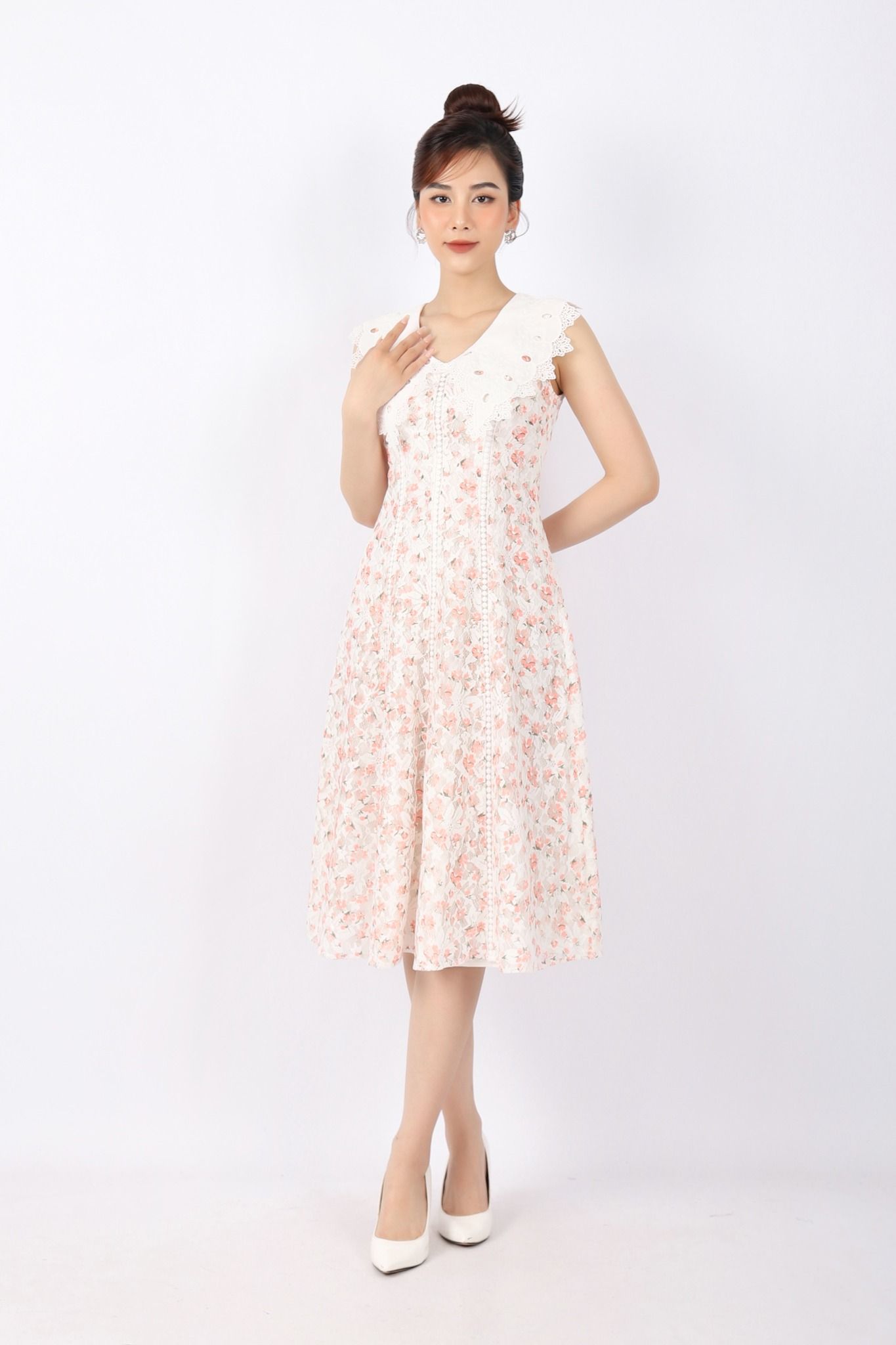 FDC33879 - Đầm công sở vải ren dáng Xoè cổ V phối ren mảng tạo kiểu khóa thân sau - PANTIO