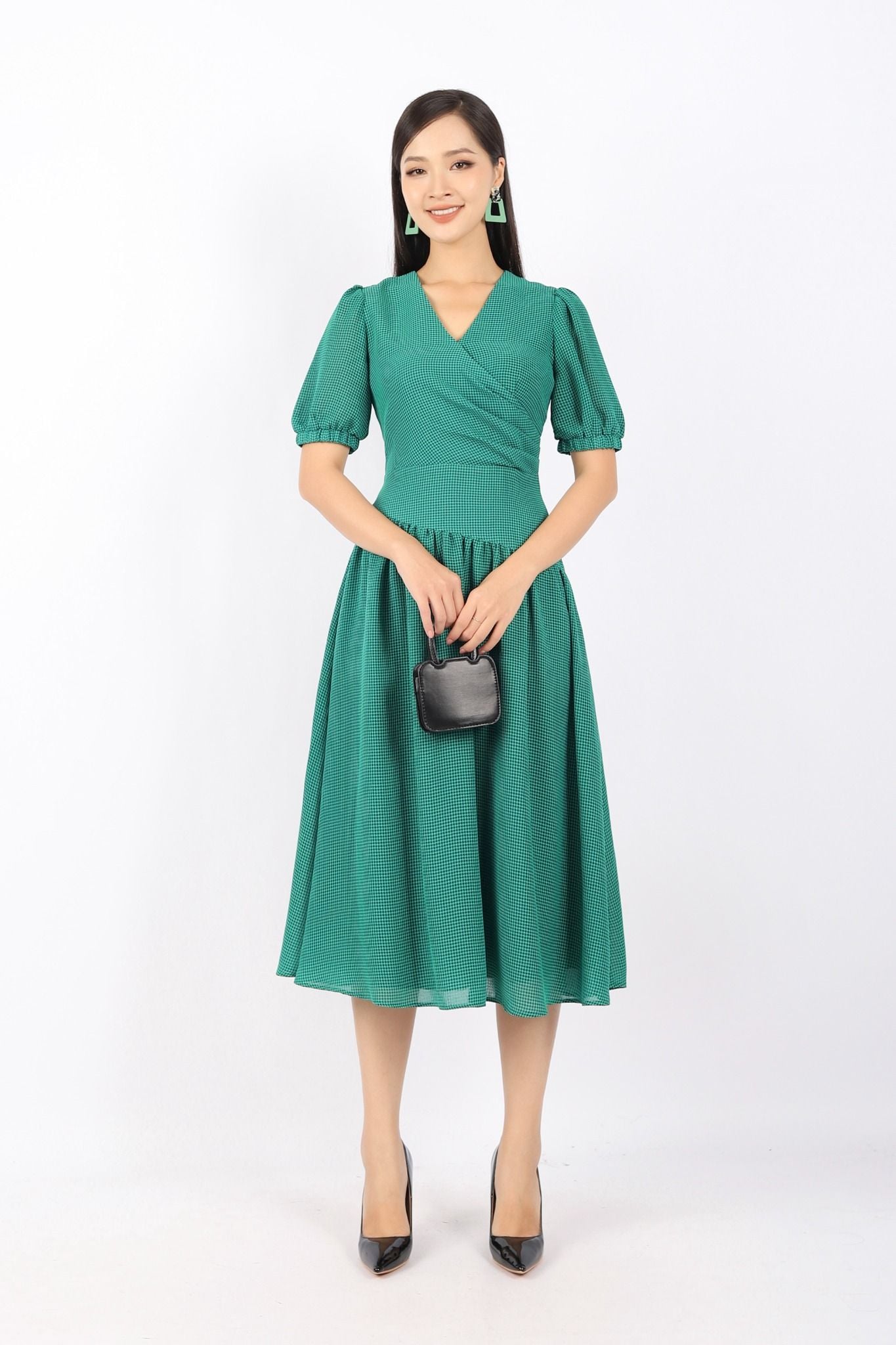 FDC33882 - Đầm công sở vải thô dáng Xoè cổ V chéo thân xếp nhún nối cạp lệch khóa thân sau - PANTIO