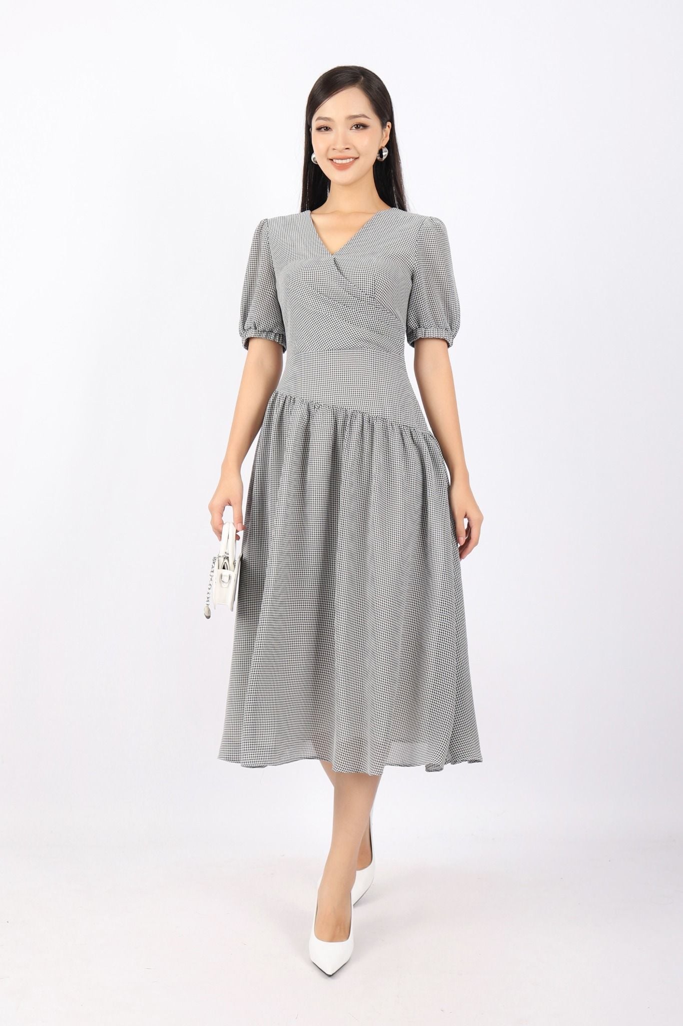 FDC33882 - Đầm công sở vải thô dáng Xoè cổ V chéo thân xếp nhún nối cạp lệch khóa thân sau - PANTIO