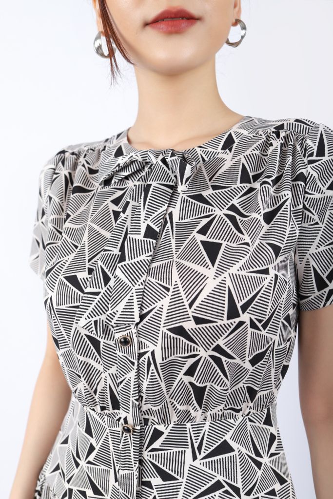 FDC33904 - Đầm công sở vải thô lụa dáng Xoè cổ tròn đính nơ vai nhún thân phối nẹp đính khuy trang trí khóa thân sau - PANTIO