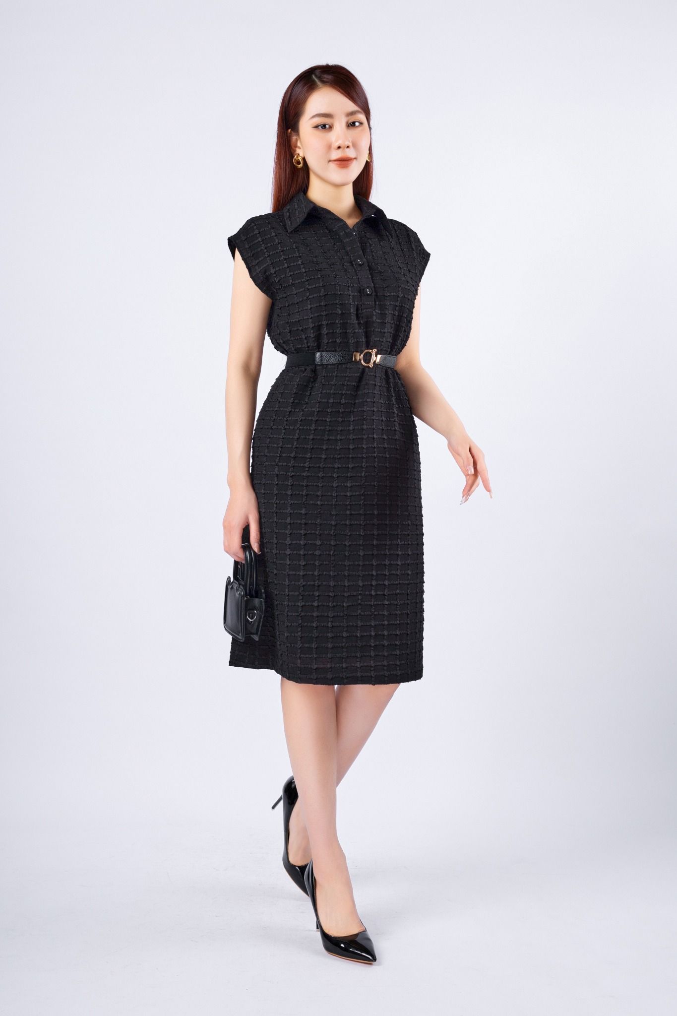 FDC34070 - Đầm công sở vải lụa xốp dáng suông có lót vải habutai cổ đức cài cúc tay liền vai chờm không kèm thắt lưng - PANTIO