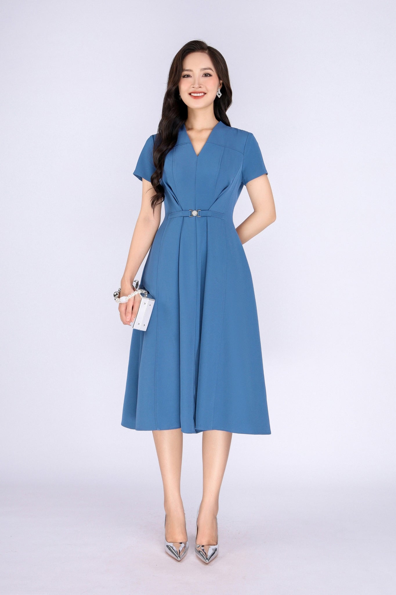 FDC34071 - Đầm công sở vải tuytsi dáng xoè cổ V-cut eo đai cài tạo ly xếp khoá thân sau - PANTIO