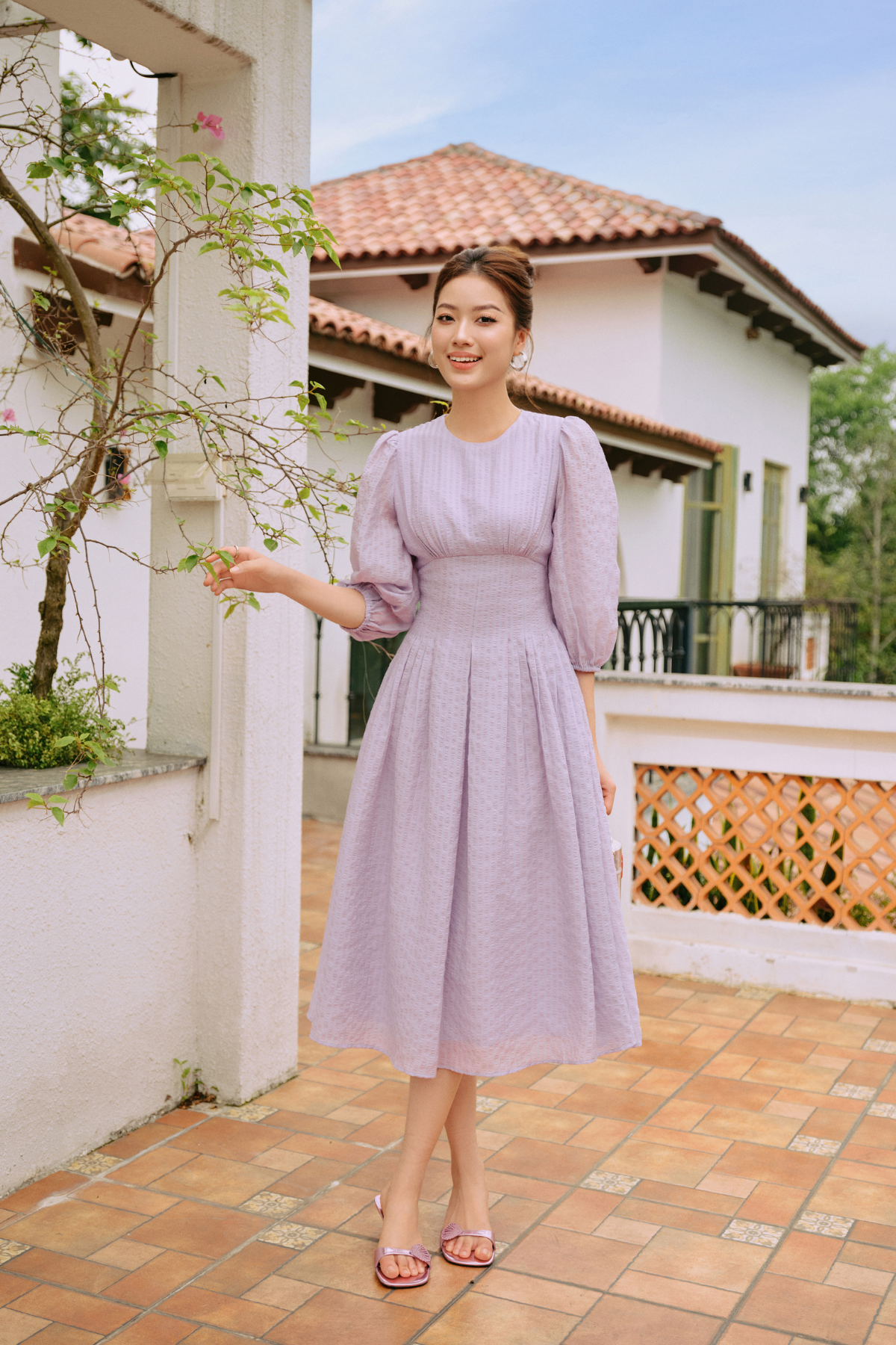 FDC34081 - tỷ lệ kèo 8899 vải thô lụa dáng xòe có lót vải phi cát cổ tròn nhún chân ngực tay lỡ bom nhẹ khóa thân sau - tỷ lệ kèo 8899