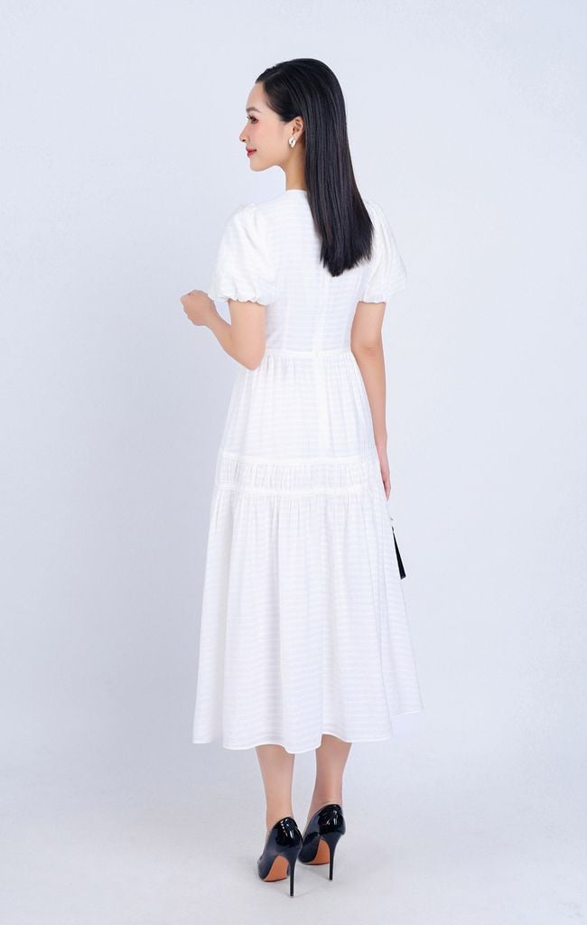 FDC34121 - Đầm công sở vải tơ hai lớp lót habutai dáng xoè nhẹ cổ chữ V đính nơ trang trí tay bồng thân váy nhún tạo kiểu khoá thân sau - PANTIO
