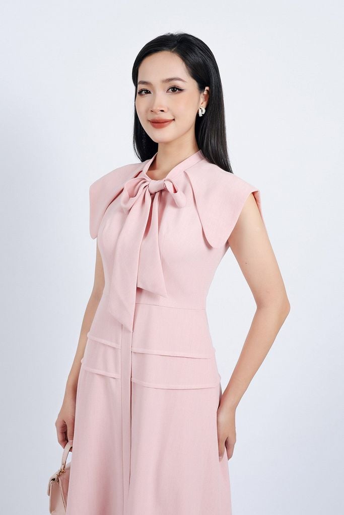 FDC34161 - Đầm công sở vải thô dáng suông lót habutai vai chờm phối vạt cổ tròn thắt nơ tạo kiểu khoá thân sau - PANTIO