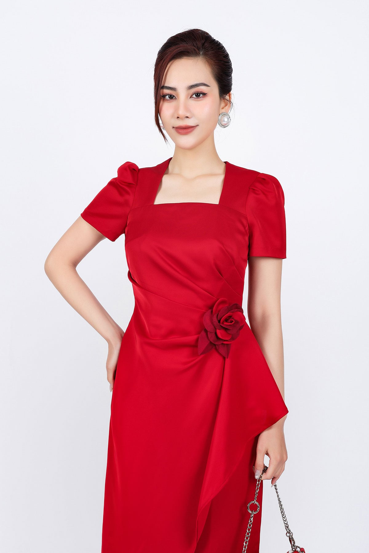 FDC34172 - tỷ lệ kèo 8899 vải tafta cao cấp dáng suông cổ vuông tay bồng eo xếp nhún tạo kiểu kèm hoa cài trang trí - tỷ lệ kèo 8899