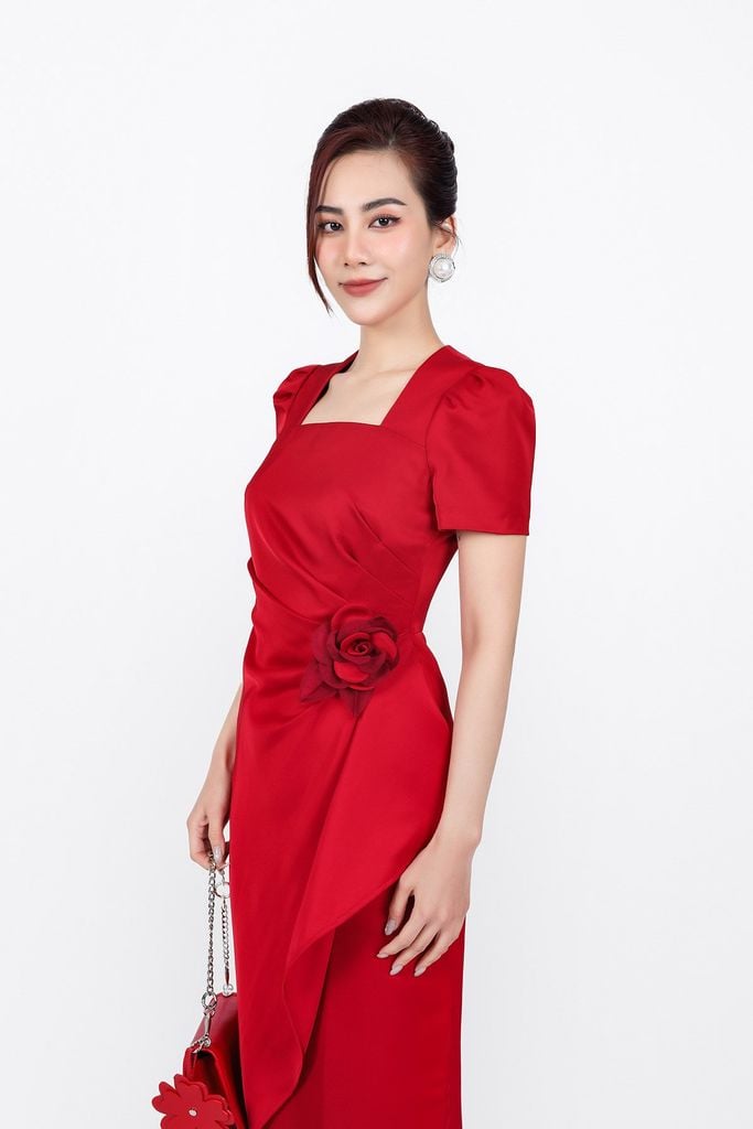 FDC34172 - Đầm công sở vải tafta cao cấp dáng suông cổ vuông tay bồng eo xếp nhún tạo kiểu kèm hoa cài trang trí - PANTIO