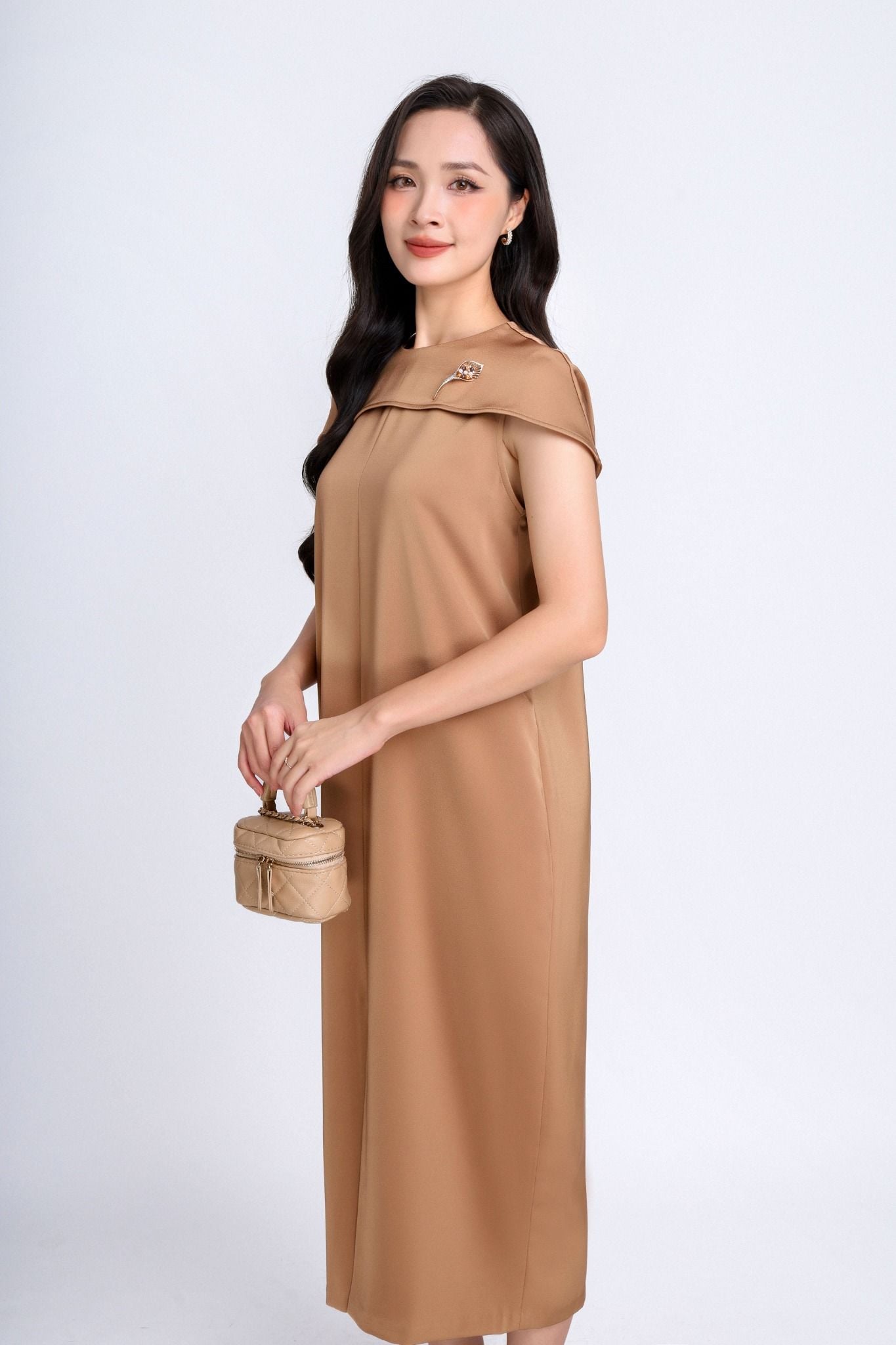 FDC34185 - Đầm công sở vải lụa dày dáng suông bom cổ tròn phối vạt chờm vai tạo kiểu- PANTIO