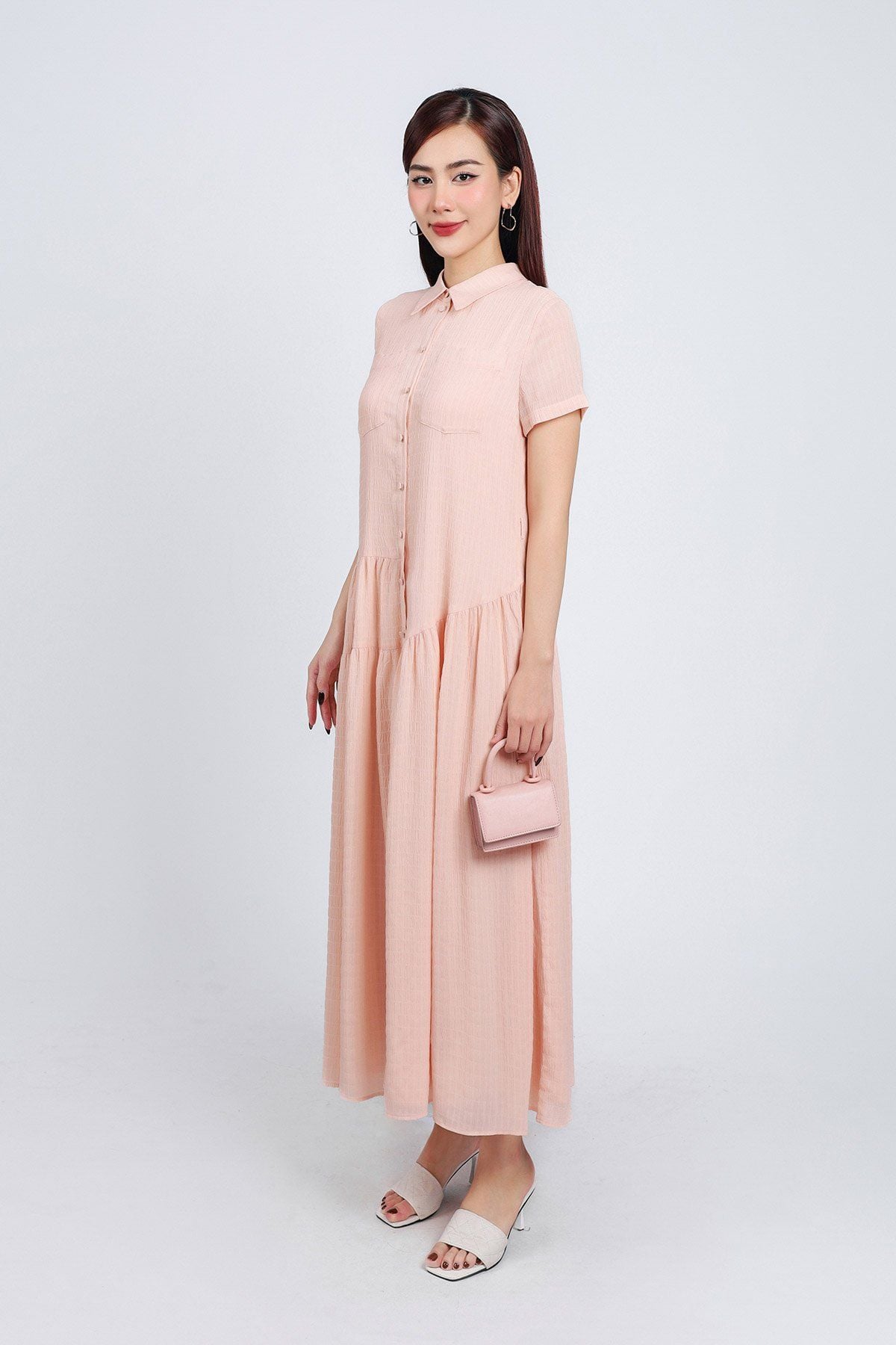 FDC34192 - Đầm công sở vải chiffon xốp dáng suông cổ đức tay ngắn thân váy xếp nhún tạo xoè cài khuy thân trước - PANTIO