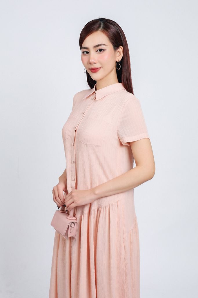 FDC34192 - Đầm công sở vải chiffon xốp dáng suông cổ đức tay ngắn thân váy xếp nhún tạo xoè cài khuy thân trước - PANTIO
