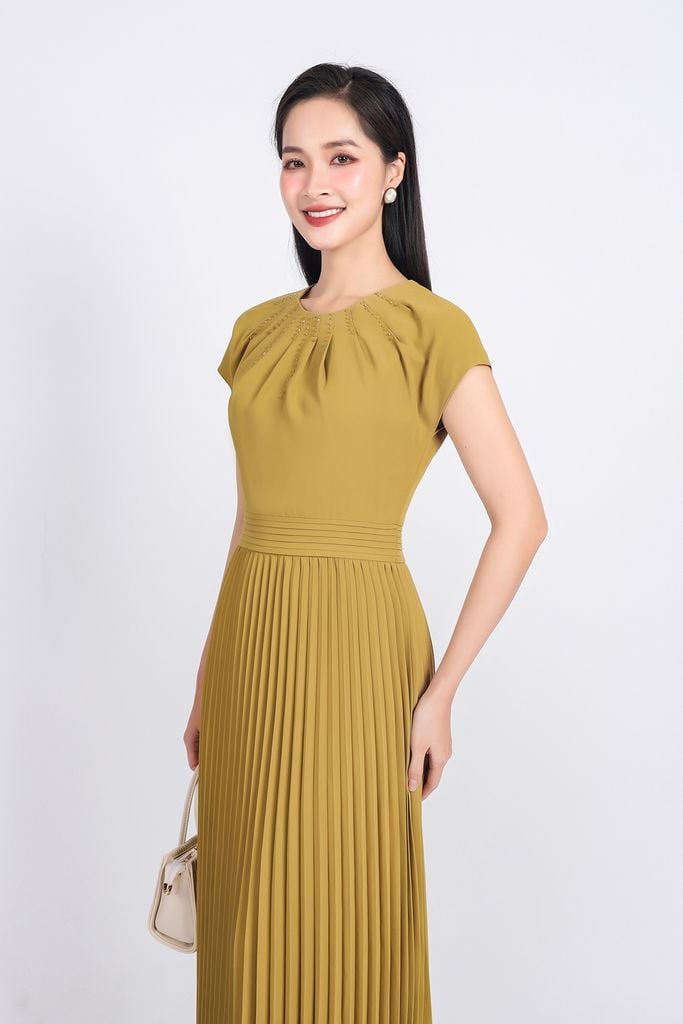 FDC34195 - Đầm công sở vải tuytsi dáng suông cổ tròn xếp nhún đính đá thời trang thân váy xếp ly khóa thân sau - PANTIO