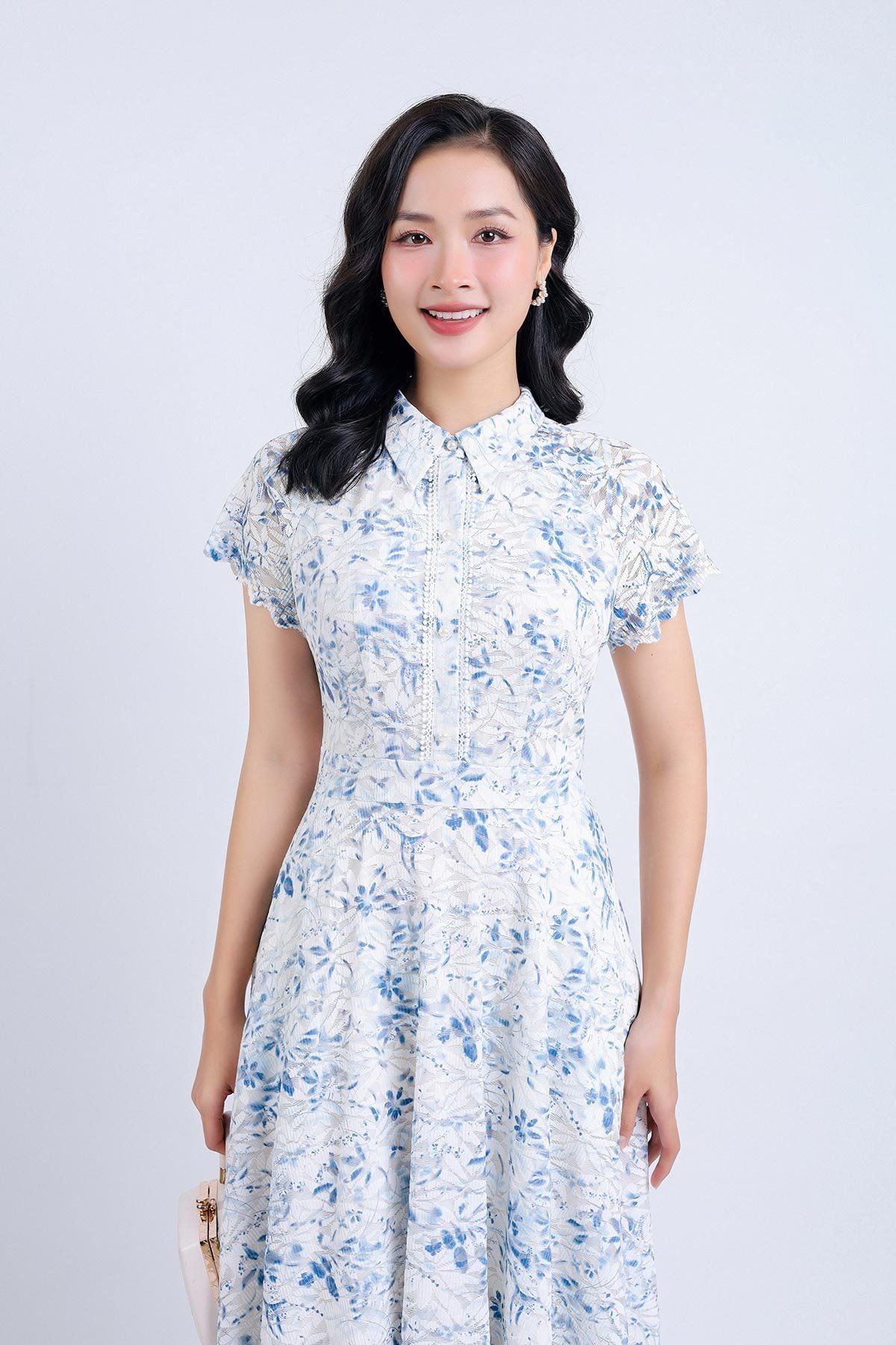 FDC34197 - Đầm công sở vải ren hoa hai lớp lót habutai dáng suông cổ đức thân váy phối ren đính ngọc trang trí khoá thân sau - PANTIO