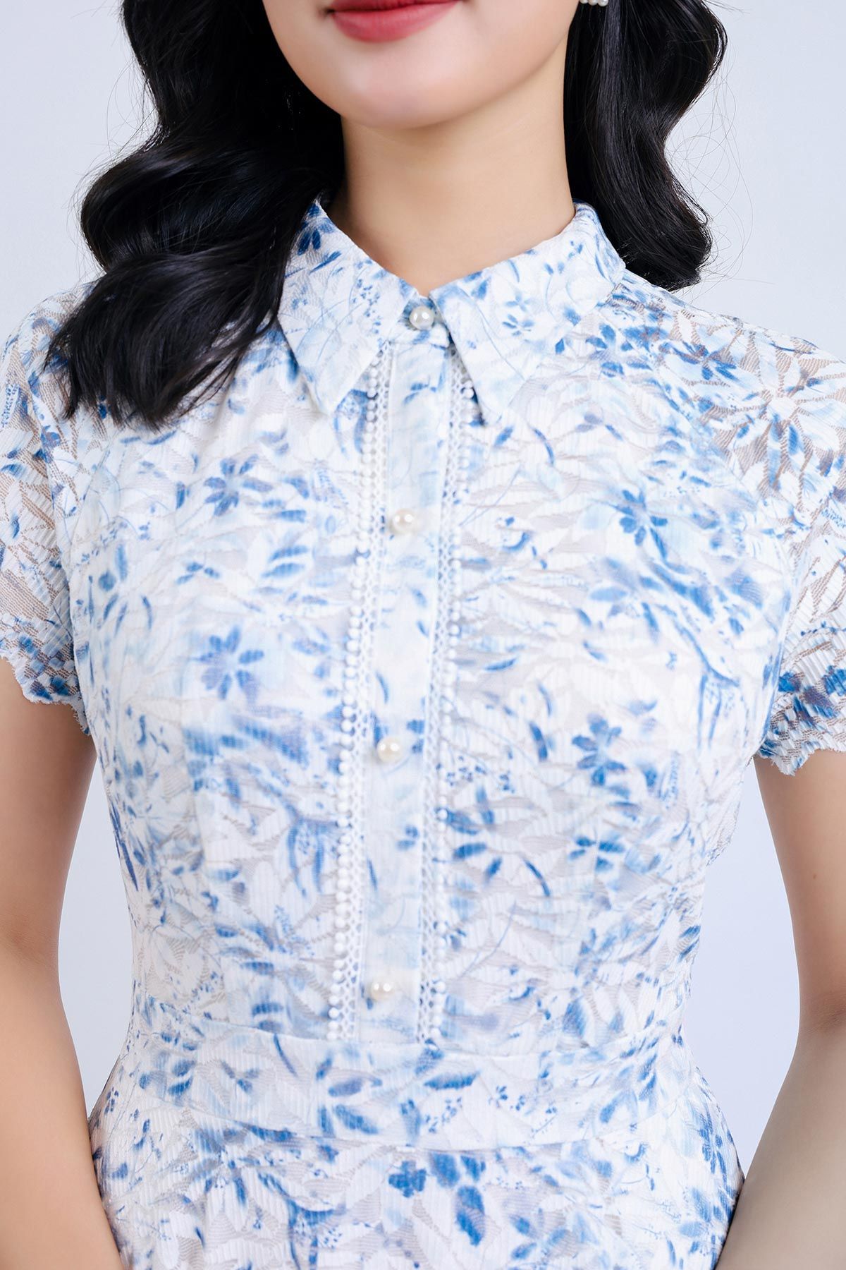 FDC34197 - Đầm công sở vải ren hoa hai lớp lót habutai dáng suông cổ đức thân váy phối ren đính ngọc trang trí khoá thân sau - PANTIO