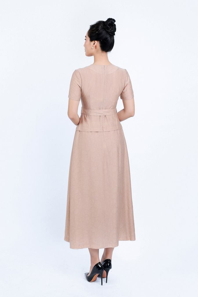 FDC35033 - Đầm công sở vải thô mỏng hai lớp lót habutai dáng xoè cổ xẻ chữ V thân váy xếp ly gân tạo kiểu kèm đai lưng trang trí - PANTIO