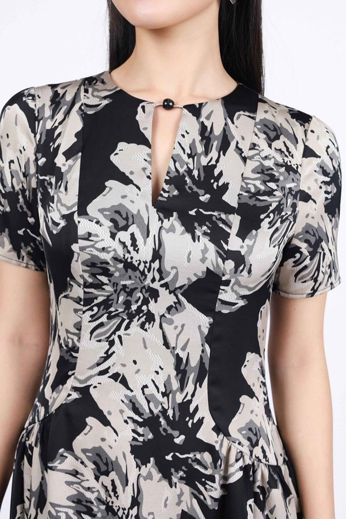 FDC35241 - Đầm công sở vải thô lụa dáng A cổ tròn tay bồng nhẹ thân váy xếp nhún hông tạo xoè khóa thân sau - PANTIO